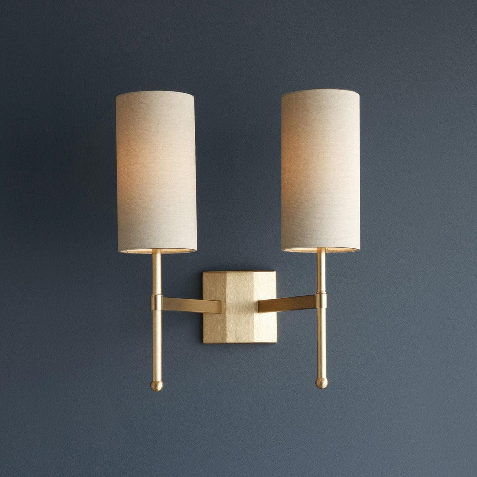 Silk Double Rod twin-head fixture viewed from the front
