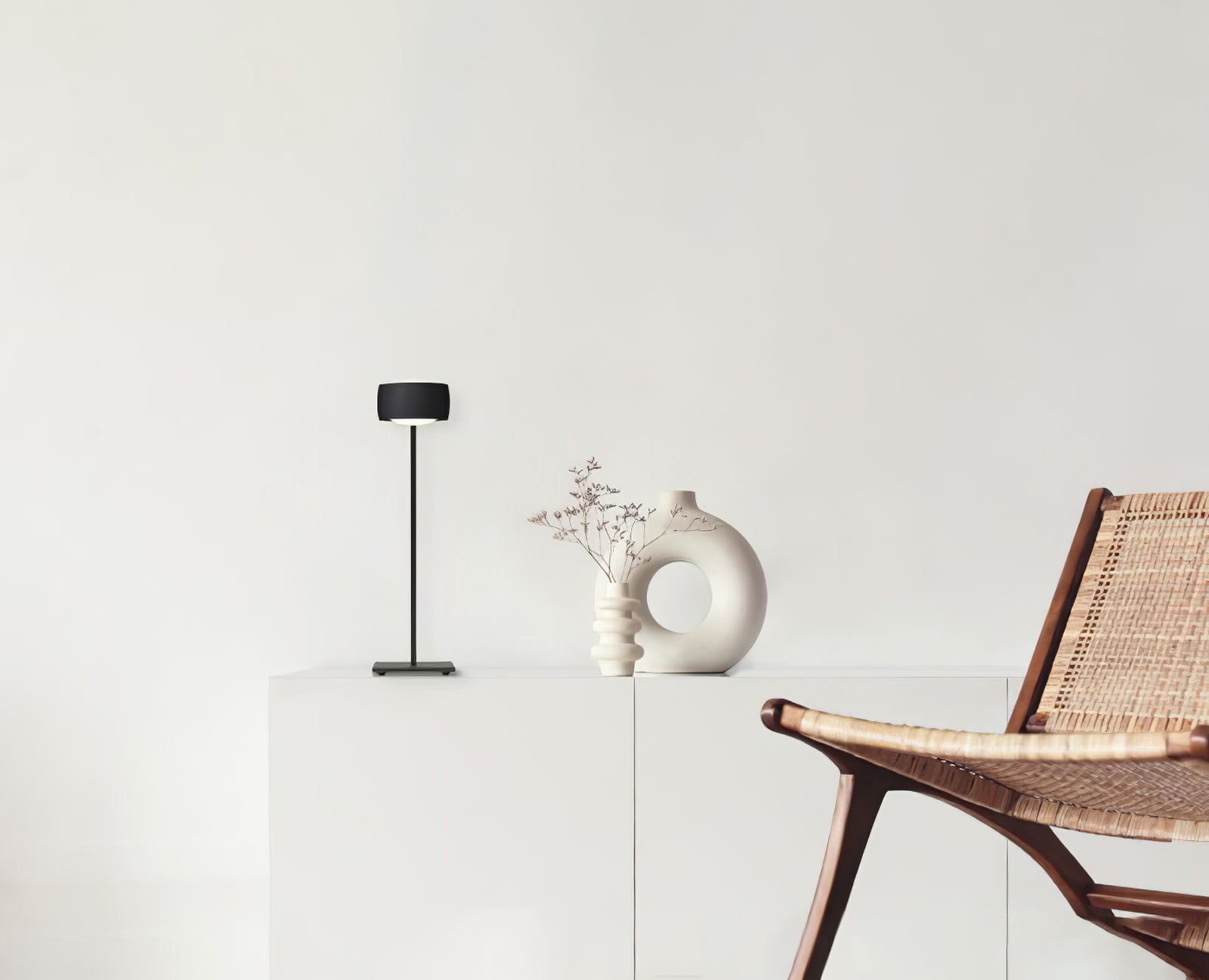 Minimalist Tall Stand Desk Lamp - Cueteks