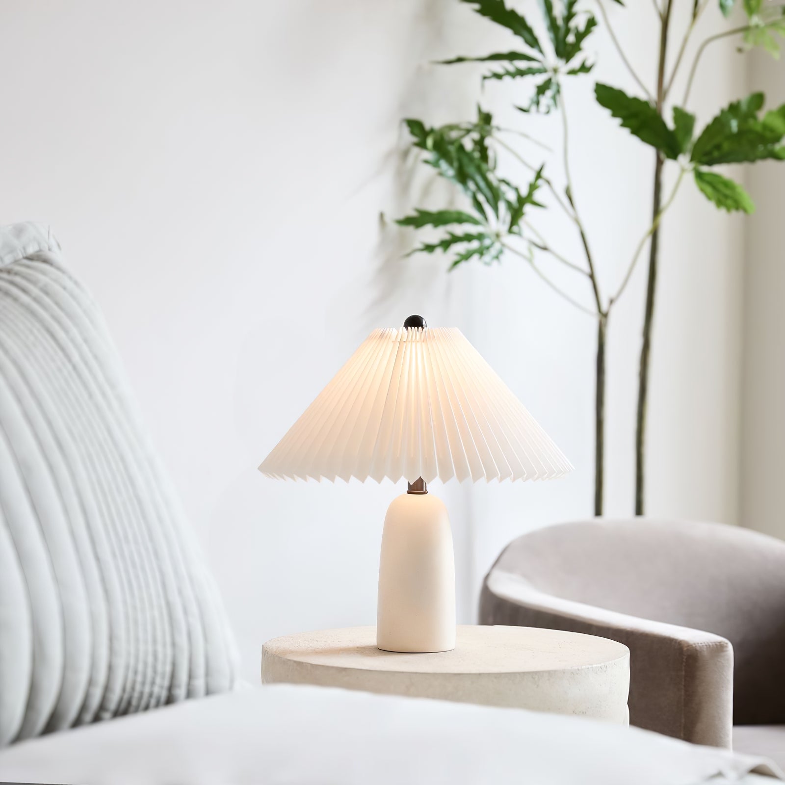 Louis Minimalist Cone Base Table Lamp - Cueteks