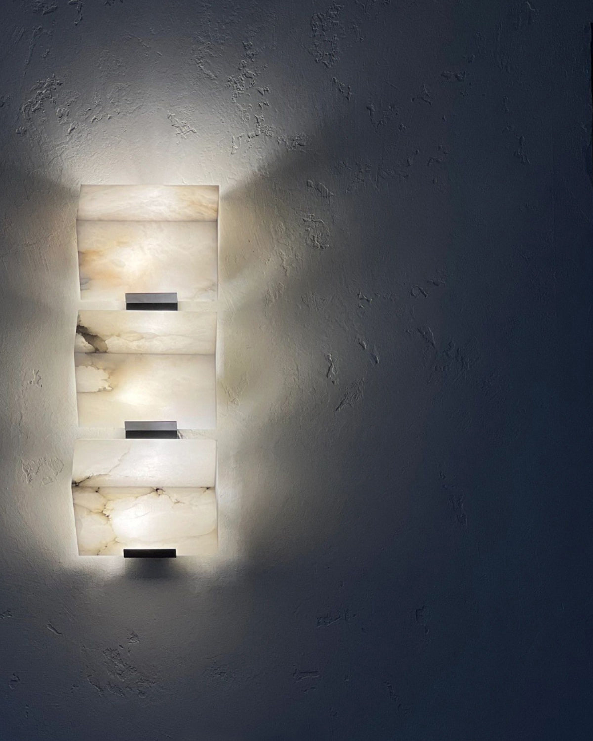 Elegant Alabaster Wall Light - Cueteks