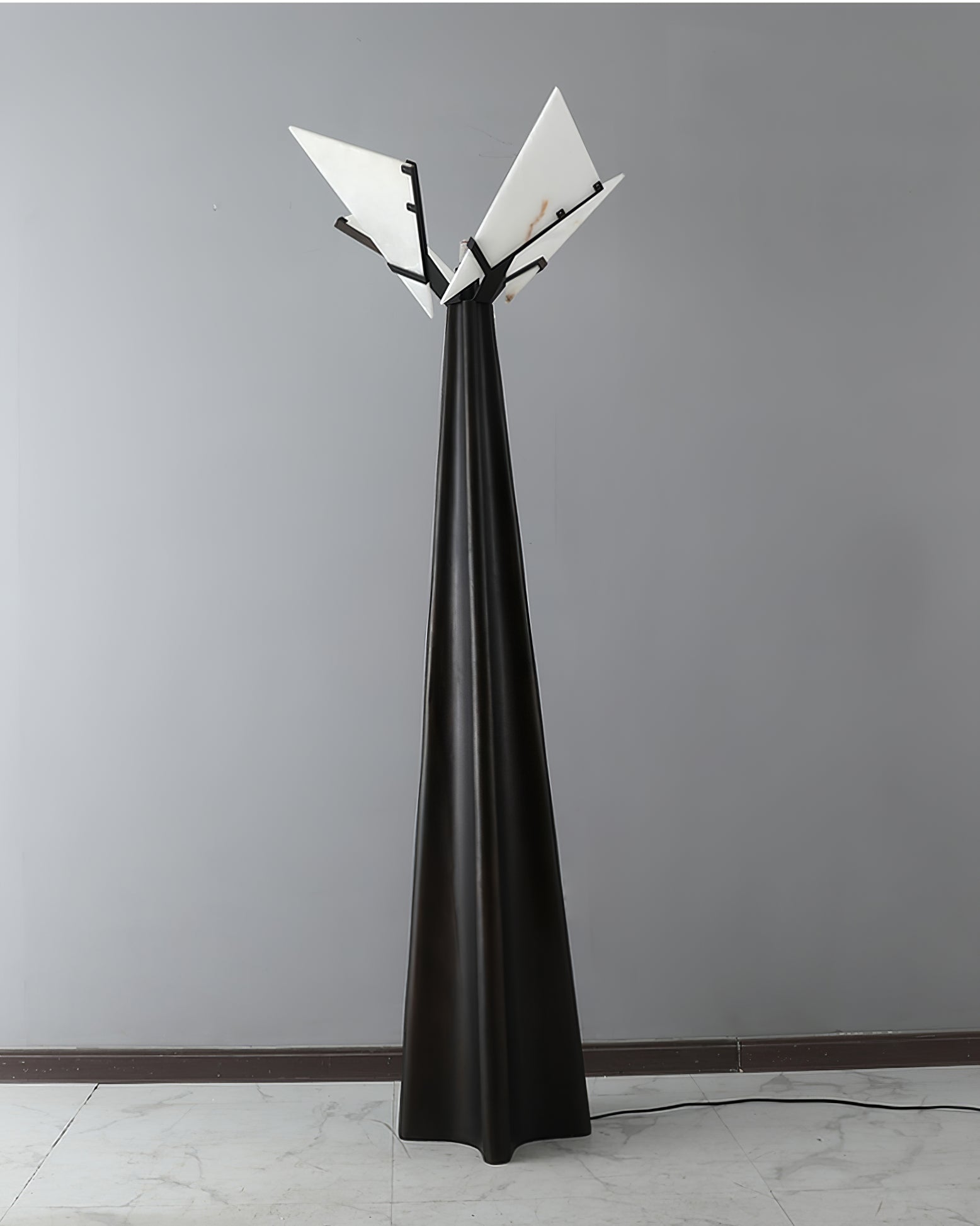 Abstract Black and Alabaster Floor Light - Cueteks