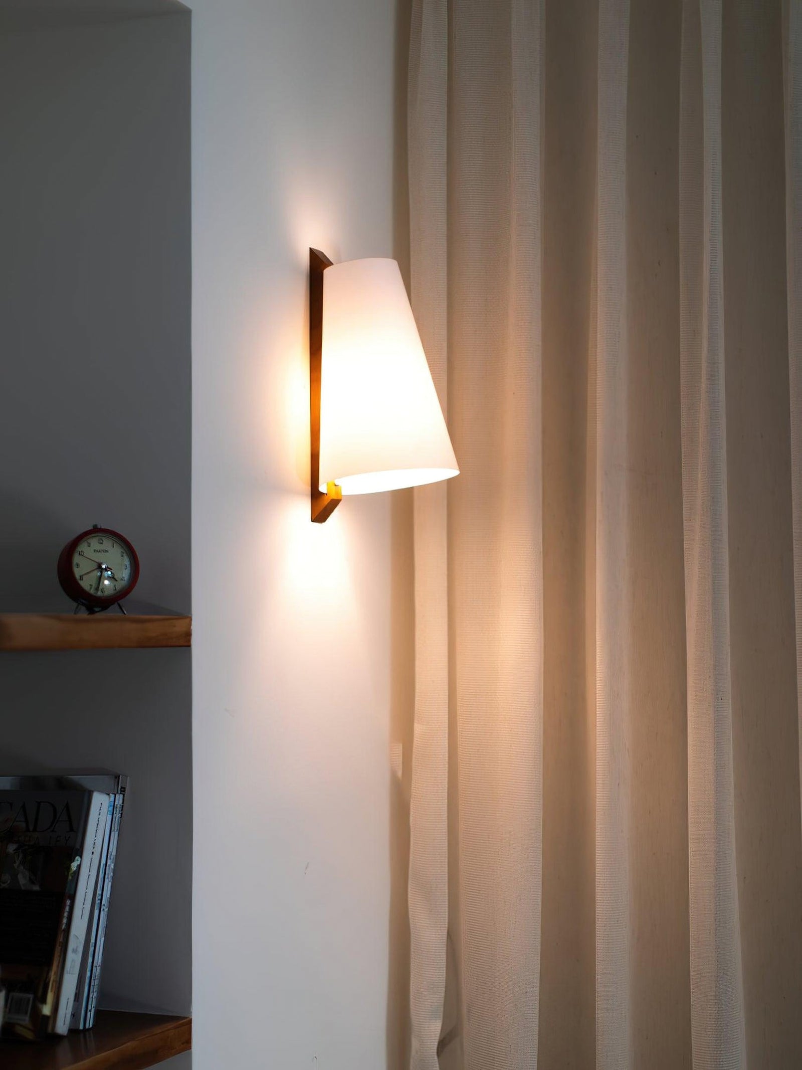 Lupe Wooden Wall Light - Cueteks