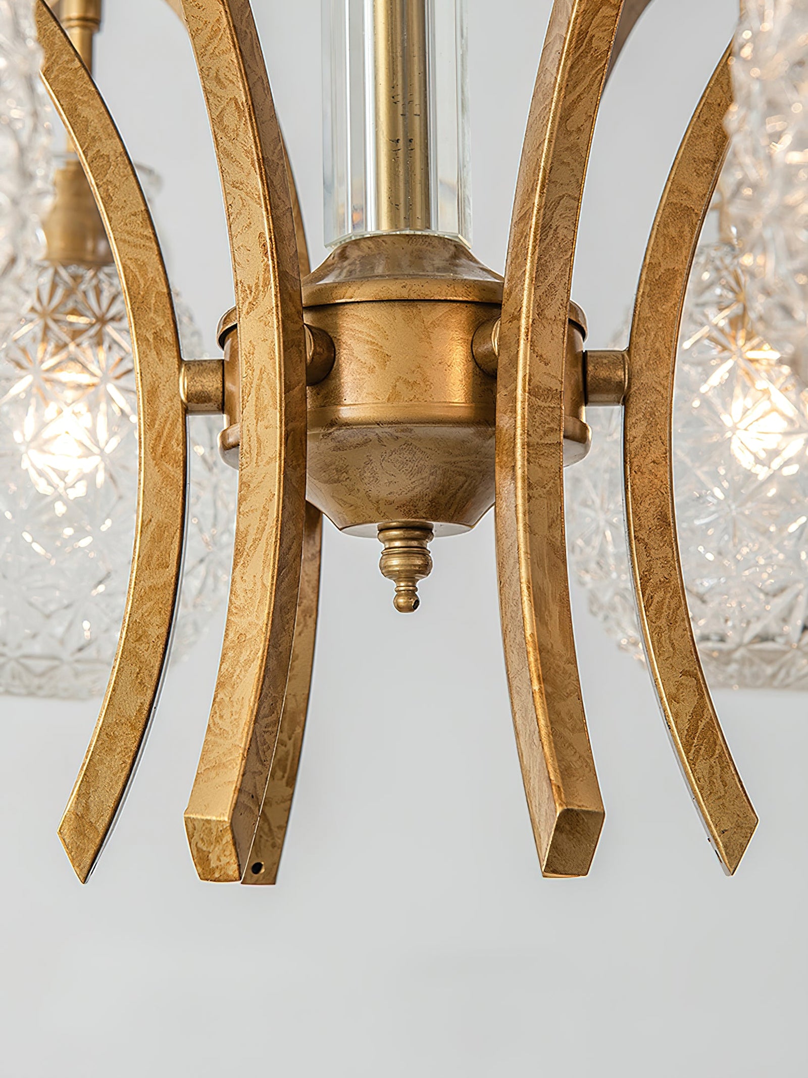 Golden floral glass chandelier - Cueteks