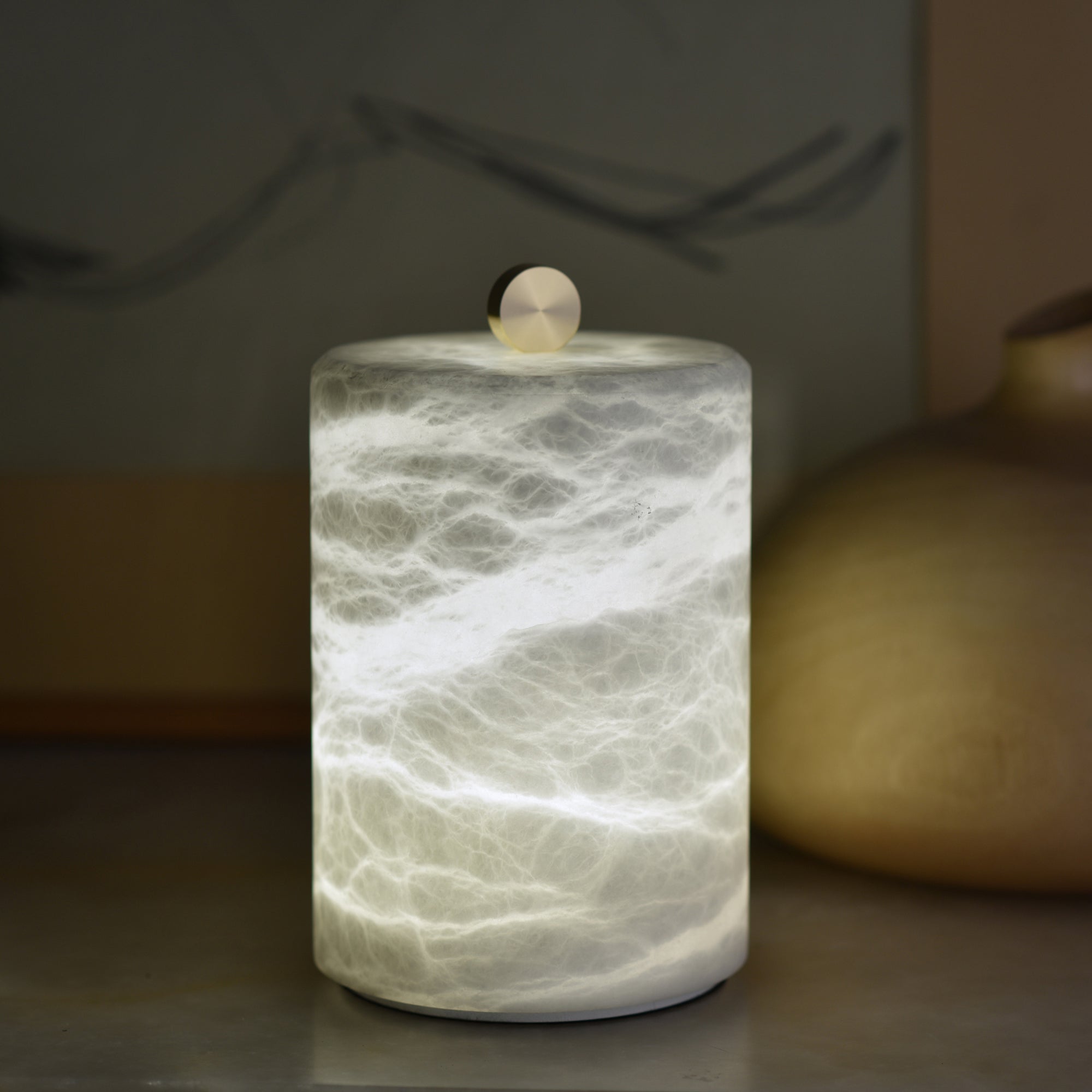 Cylindrical Alabaster Table Lamp - Cueteks