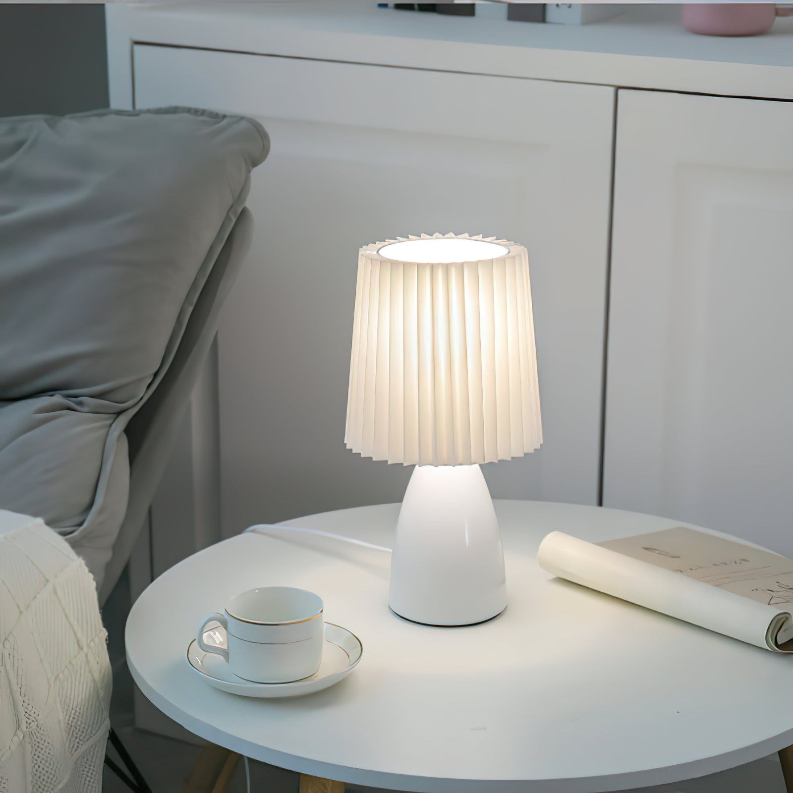 Amber Glow Pleated Shade Table Lamp - Cueteks
