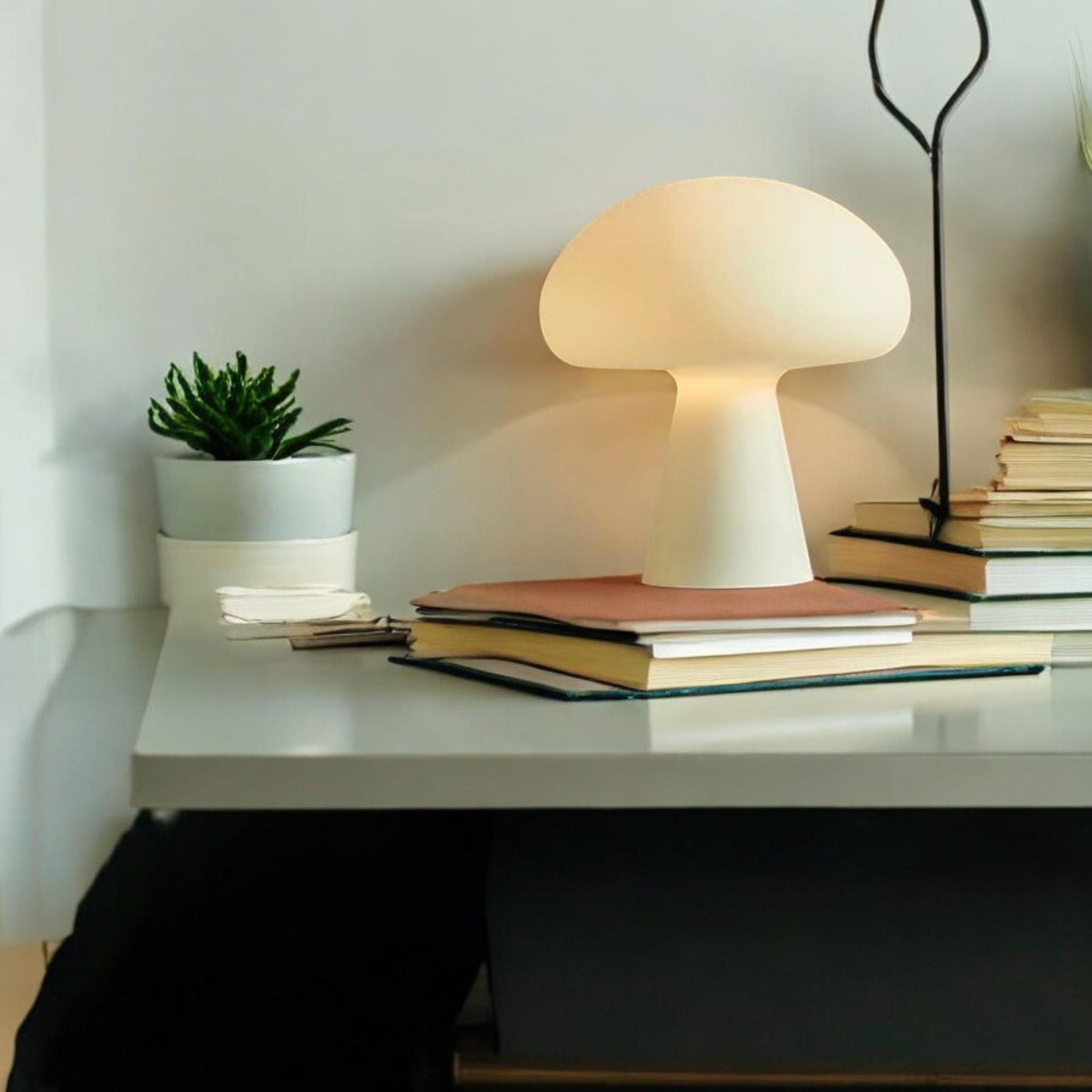 Obello Portable Mushroom Table Lamp - Cueteks