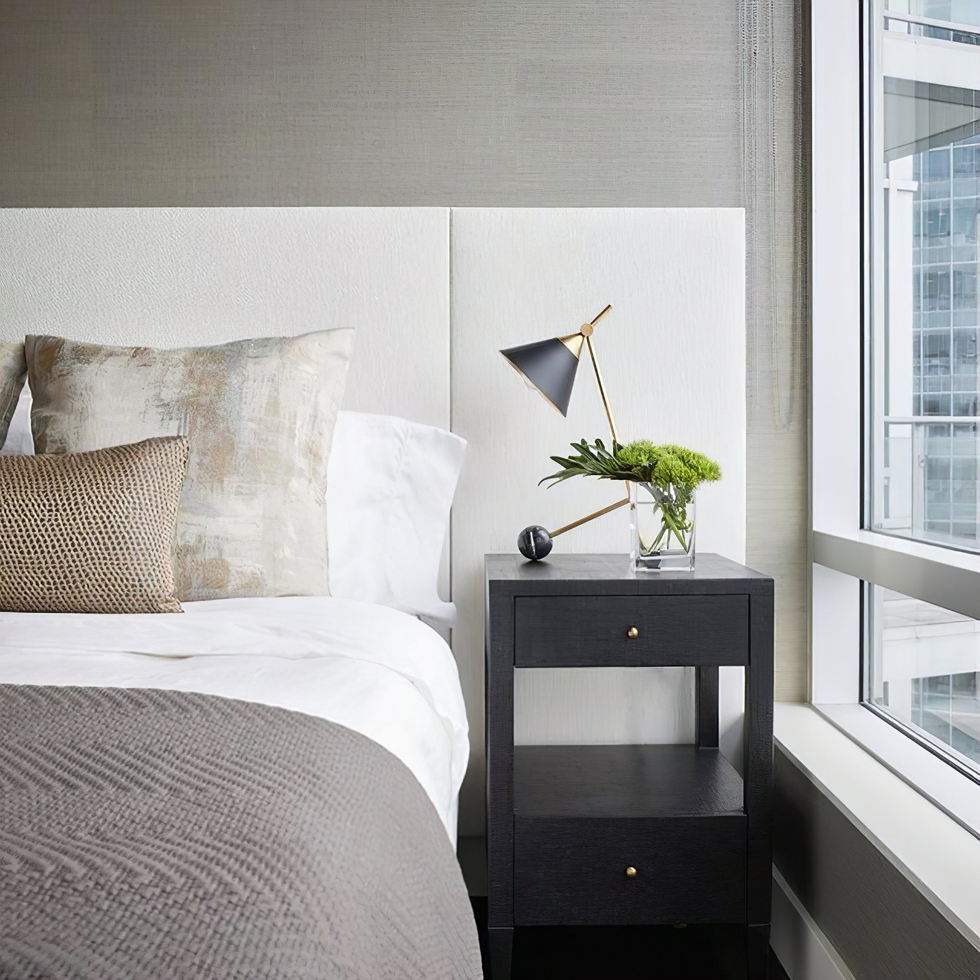 Cleo Brass Table Lamp - Cueteks