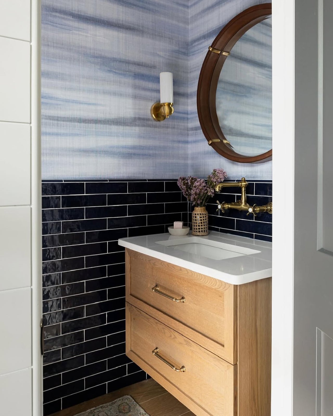 Graydon Single Wall Light - Cueteks