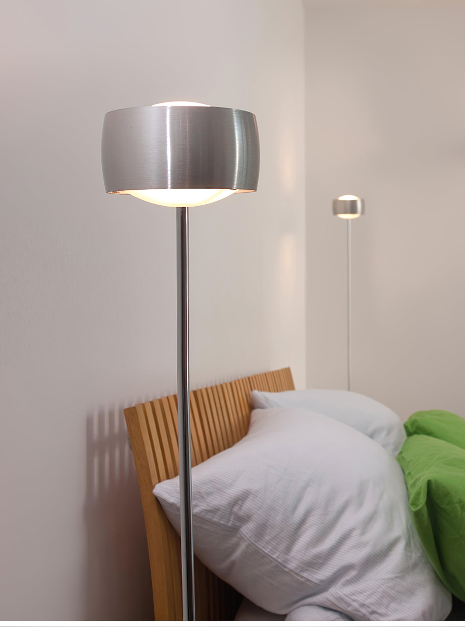 Elegant Thin Pole Floor Lamp - Cueteks