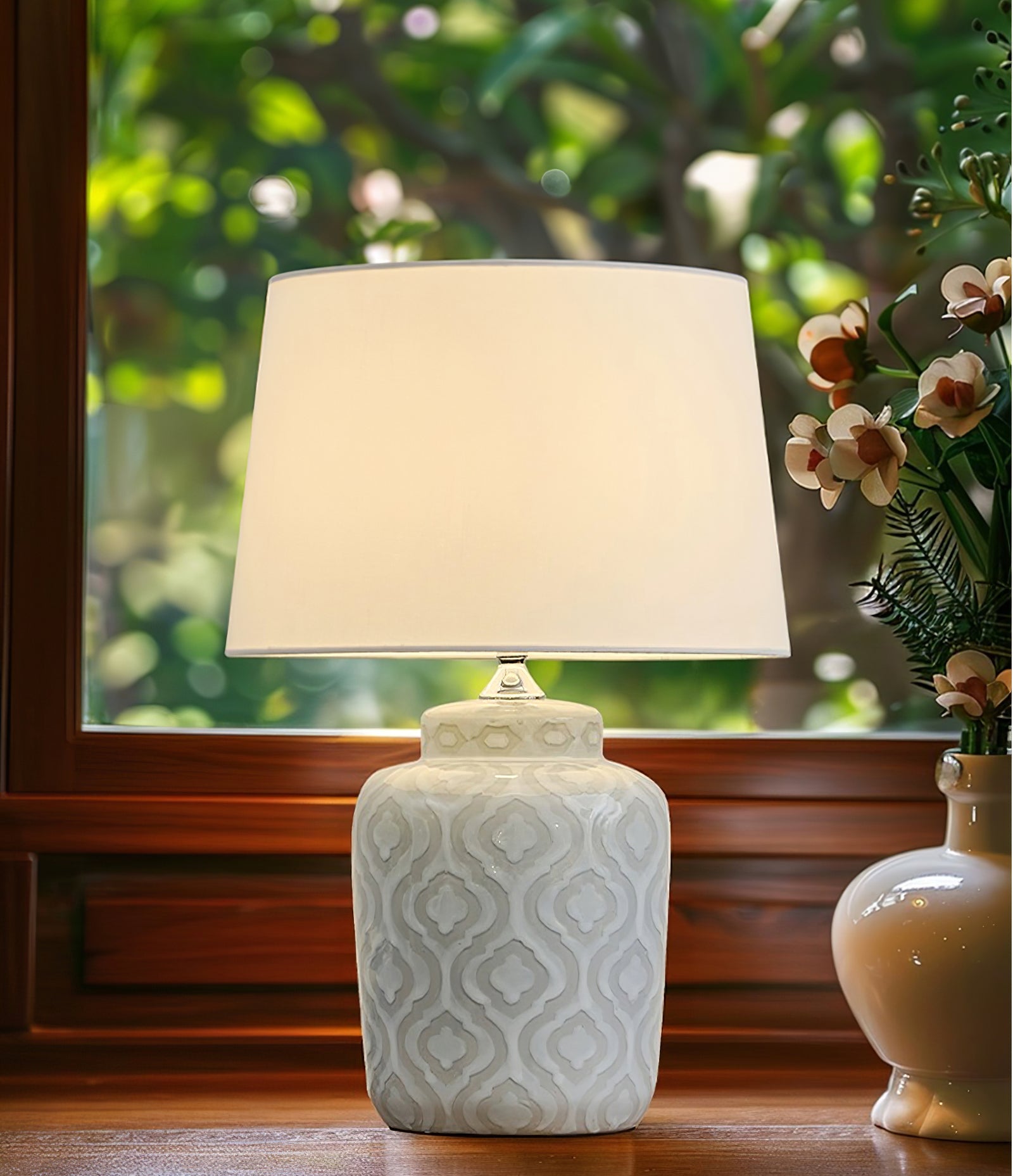 Textured Jar Table Lamp with Tapered Shade - Cueteks