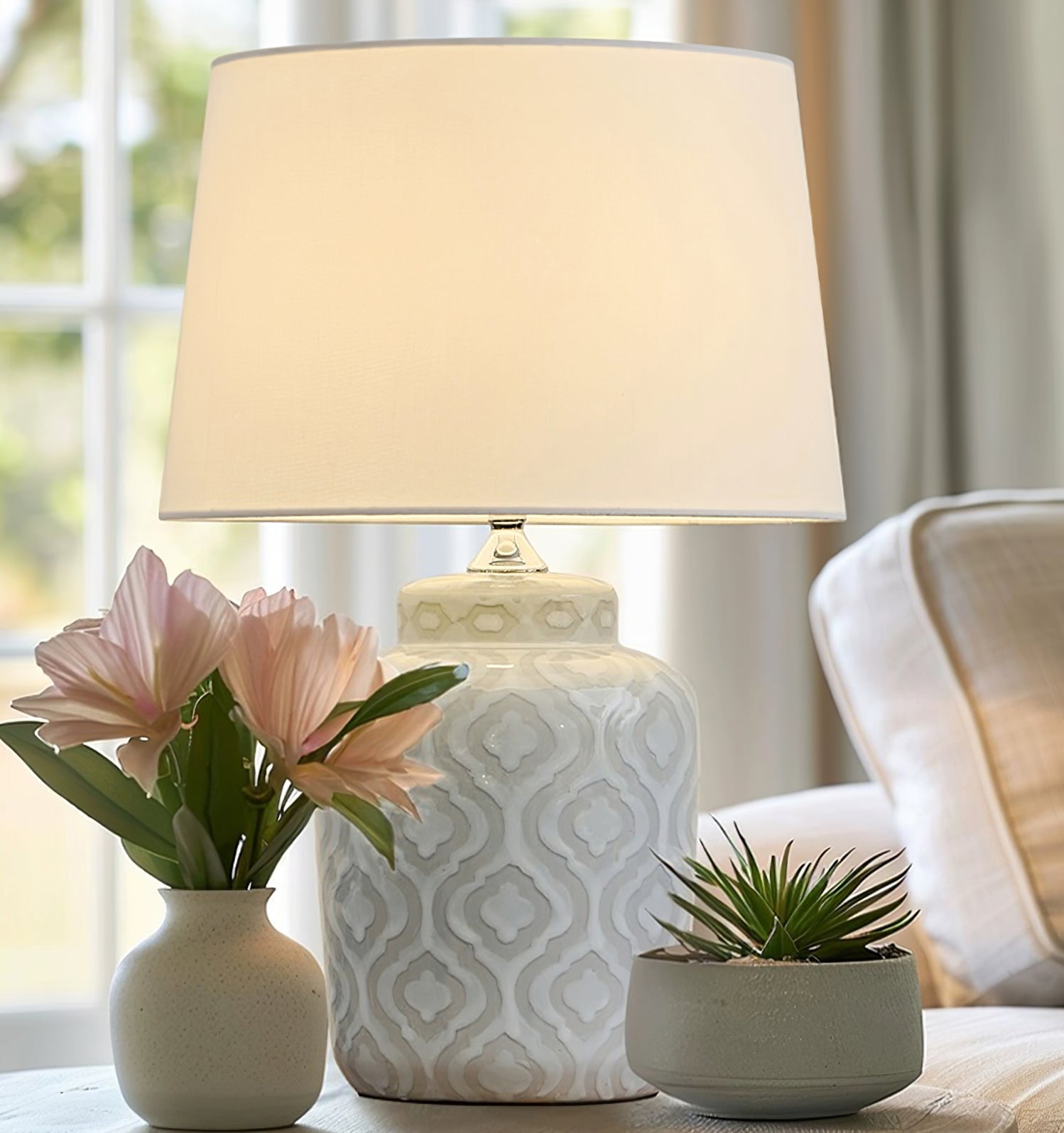 Textured Jar Table Lamp with Tapered Shade - Cueteks