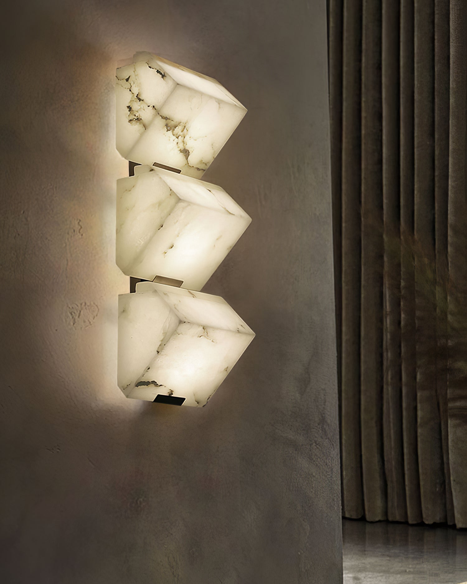Elegant Alabaster Wall Light - Cueteks