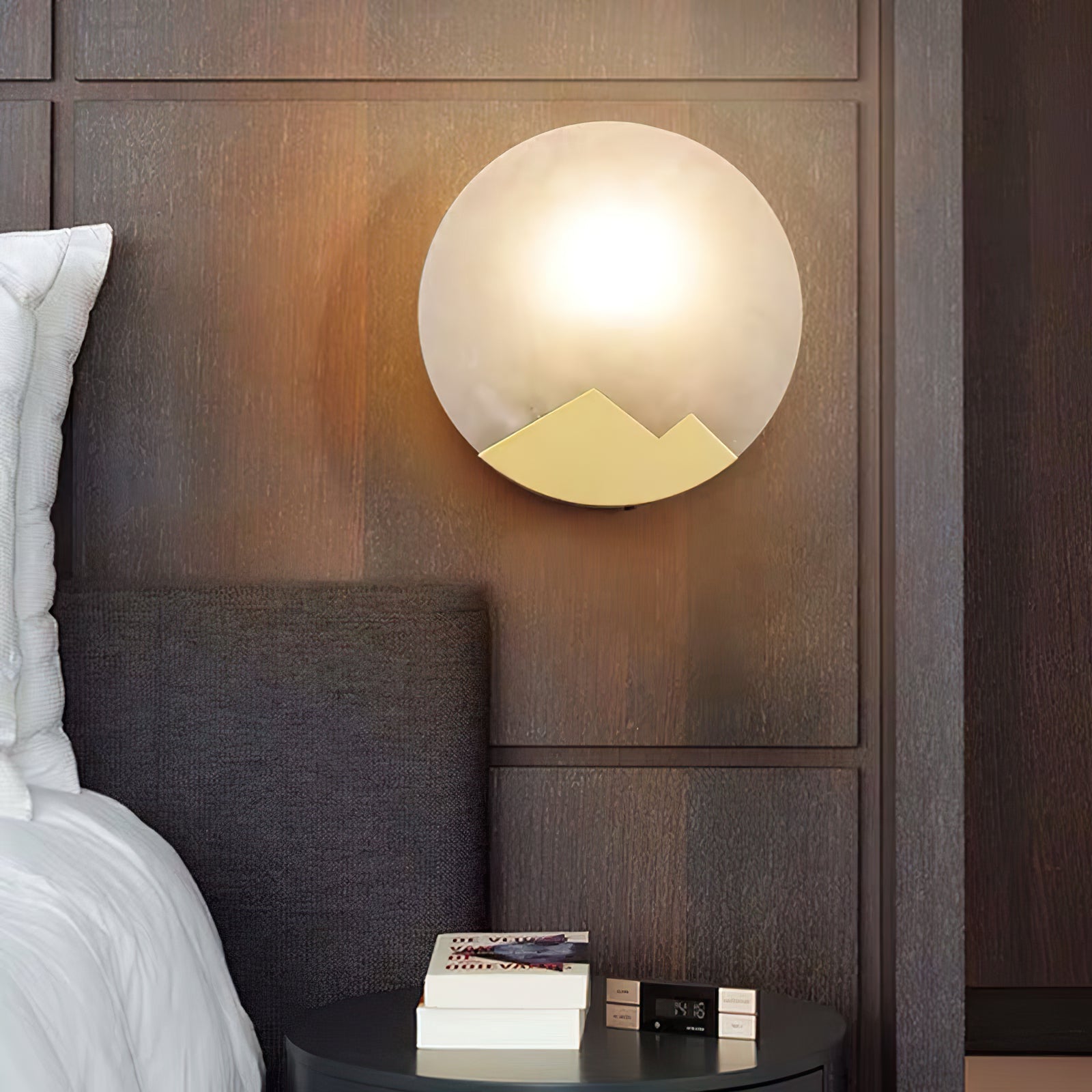 Brass and Alabaster Round Wall Light - Cueteks