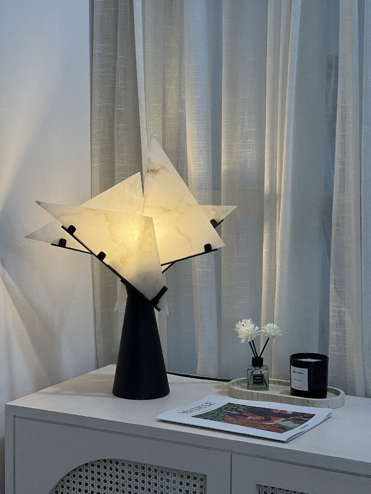 Abstract Alabaster Table Lamp - Cueteks