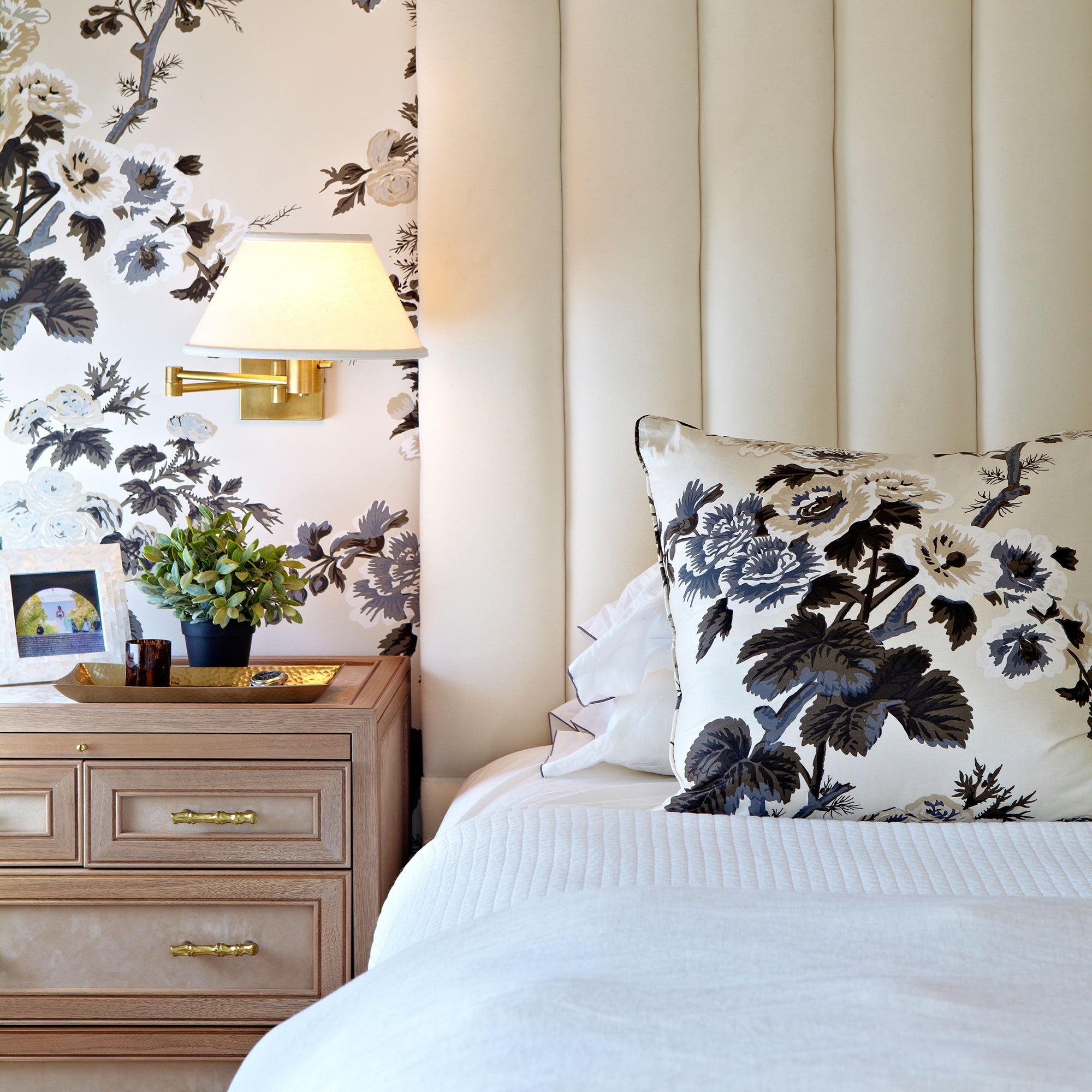 Classic Swing Arm Wall Lamp - Cueteks