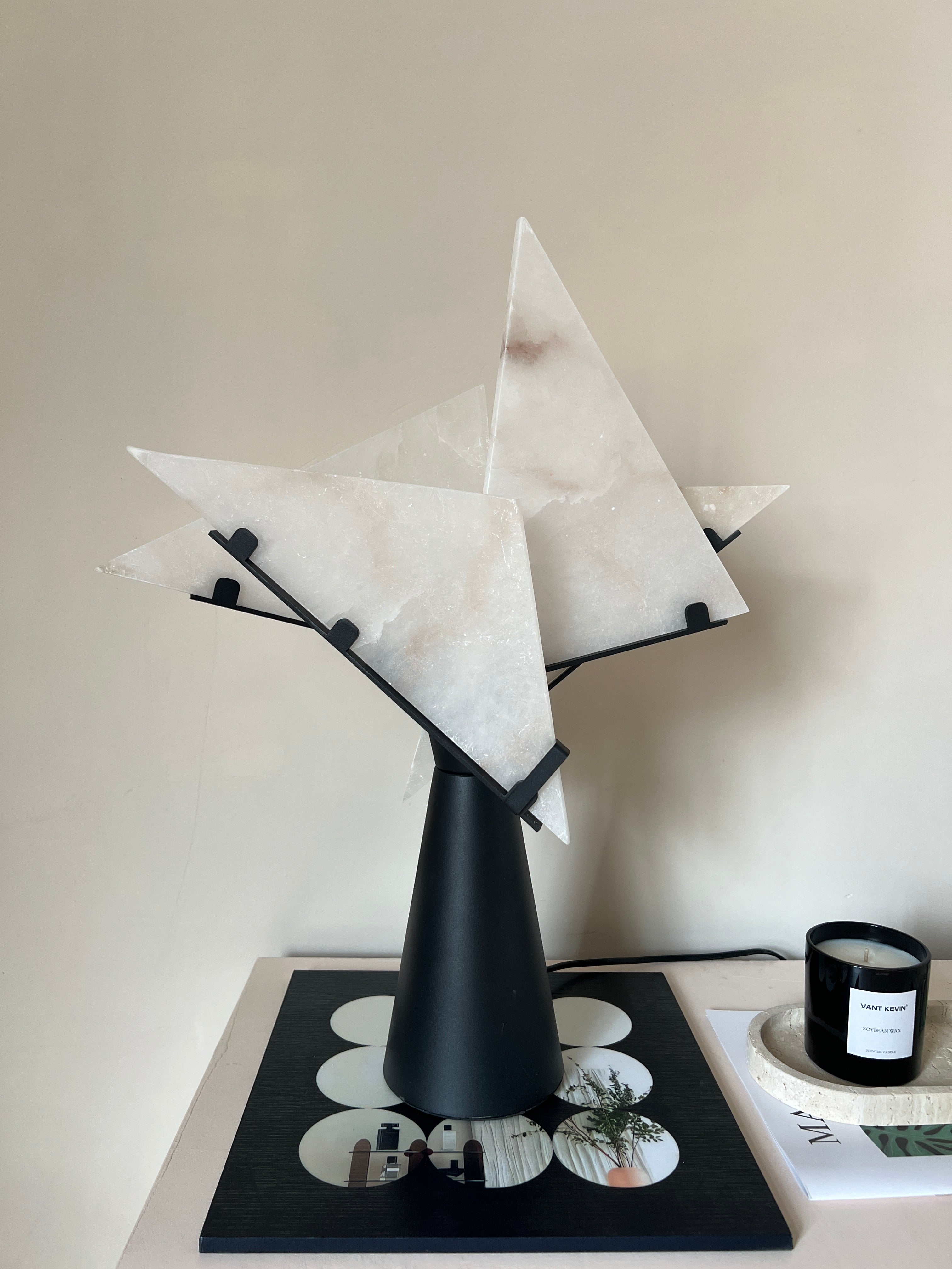 Abstract Alabaster Table Lamp - Cueteks