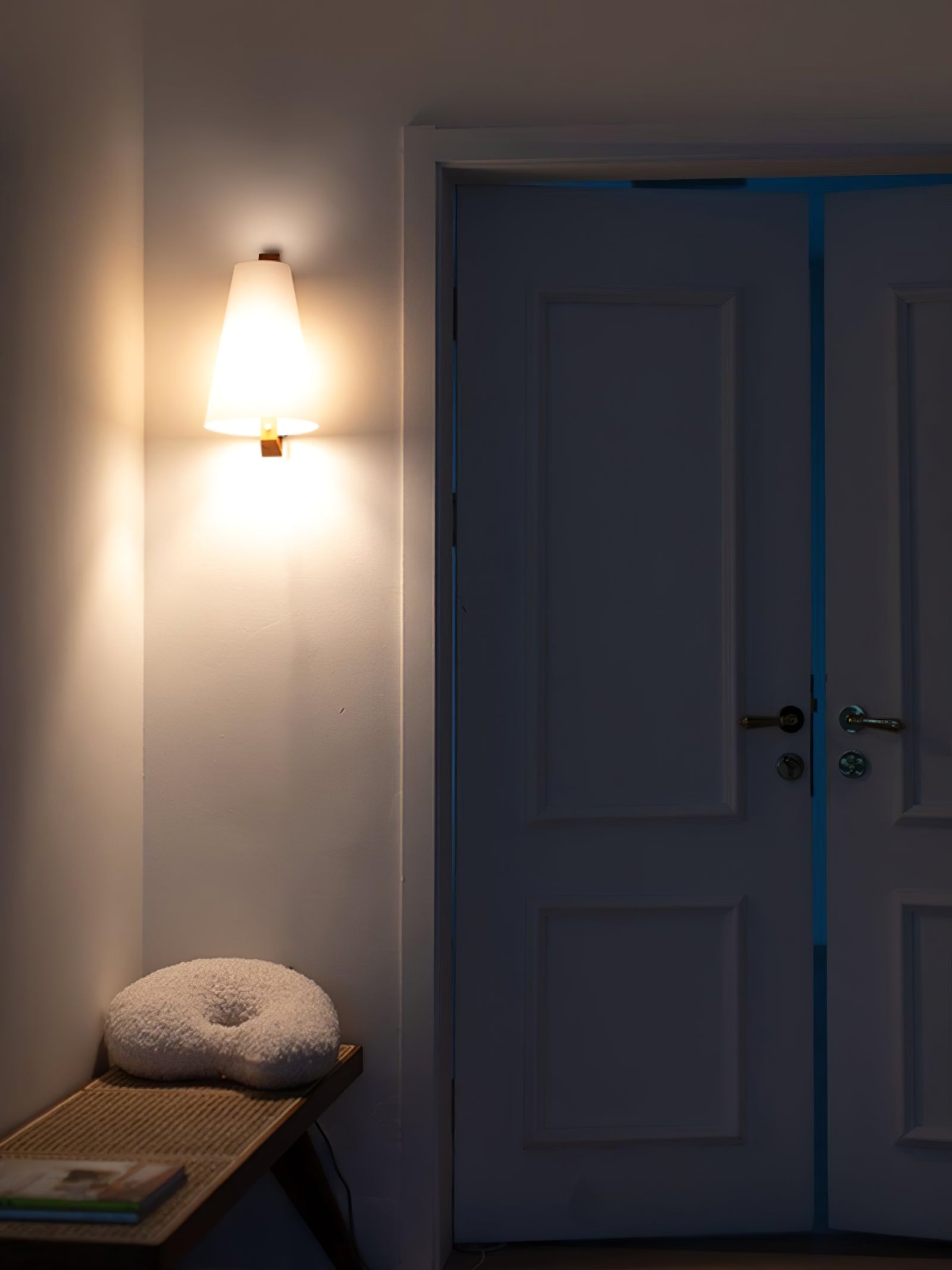 Lupe Wooden Wall Light - Cueteks