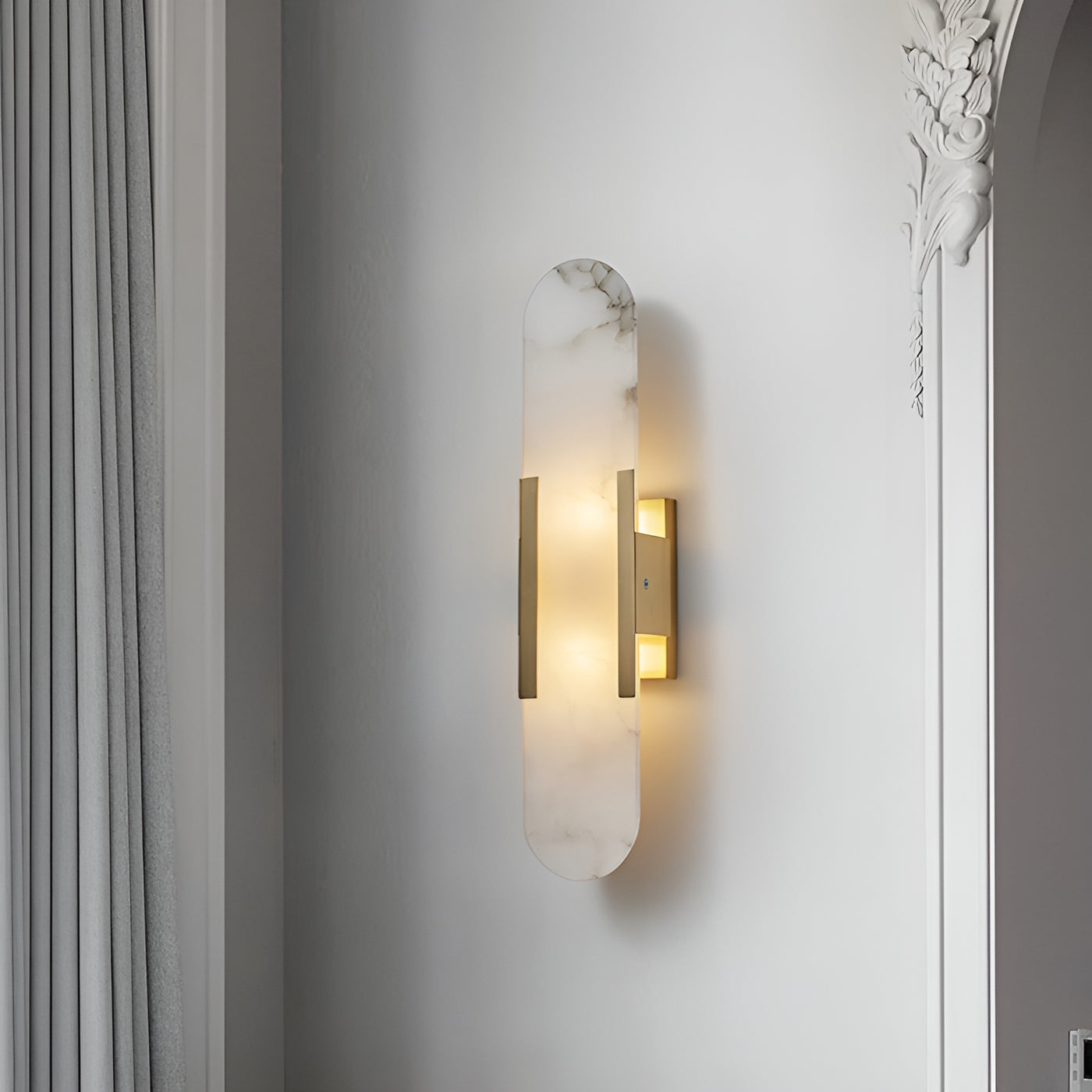 Modern Vertical Alabaster Wall Sconce - Cueteks