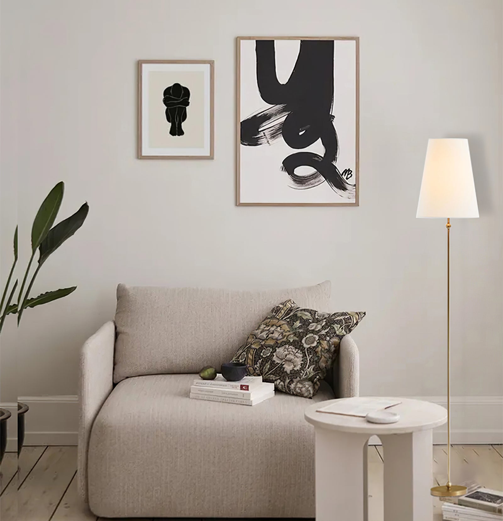 Minimalist Brass Floor Lamp with Fabric Shade - Cueteks