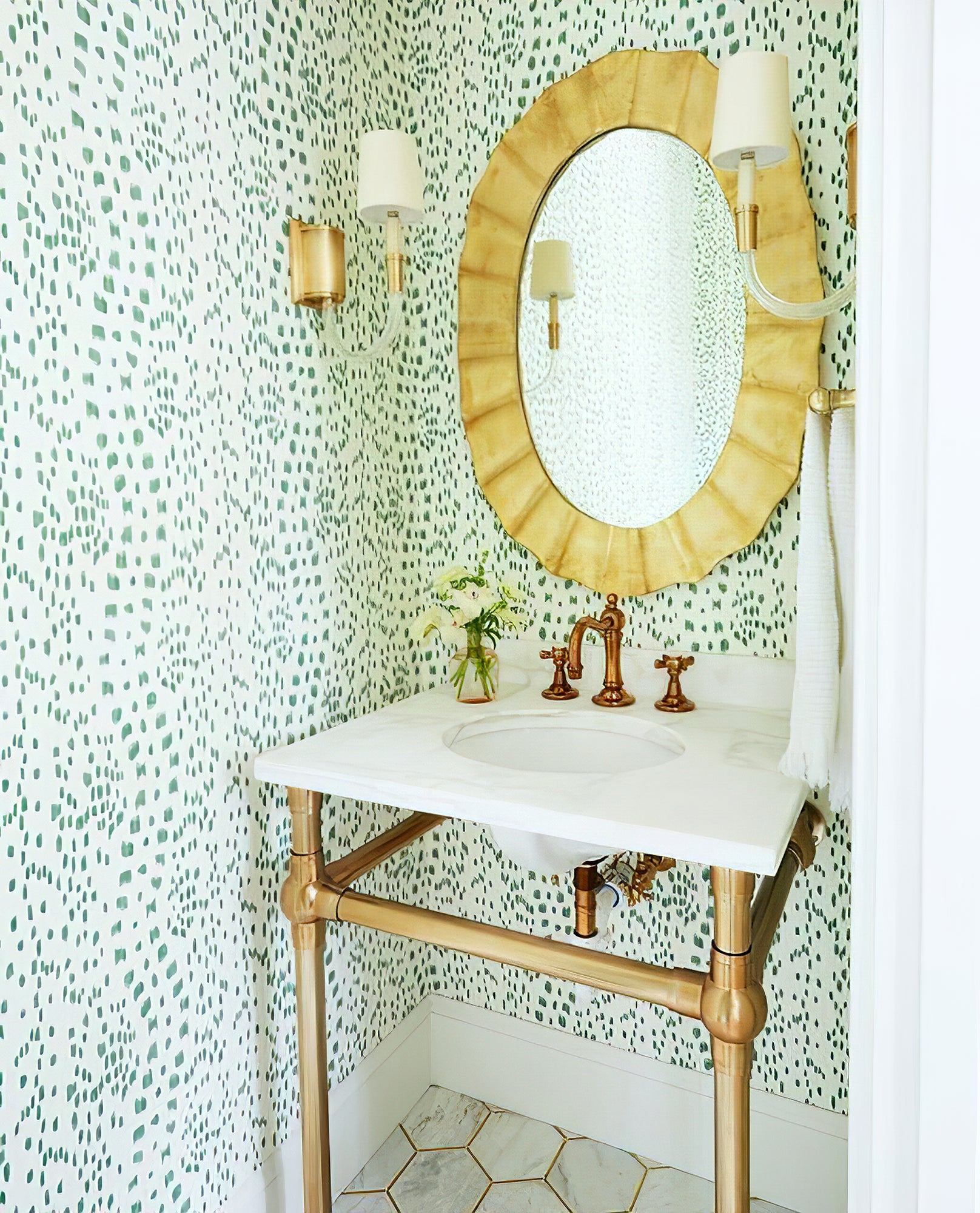 Vivian Single Wall Light - Cueteks