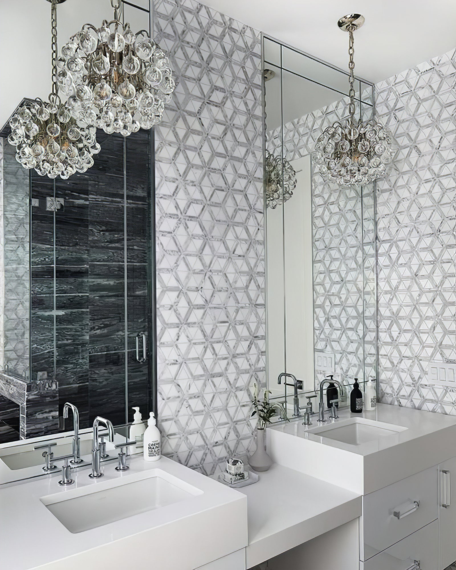 Bellvale Small Glass Chandelier - Cueteks