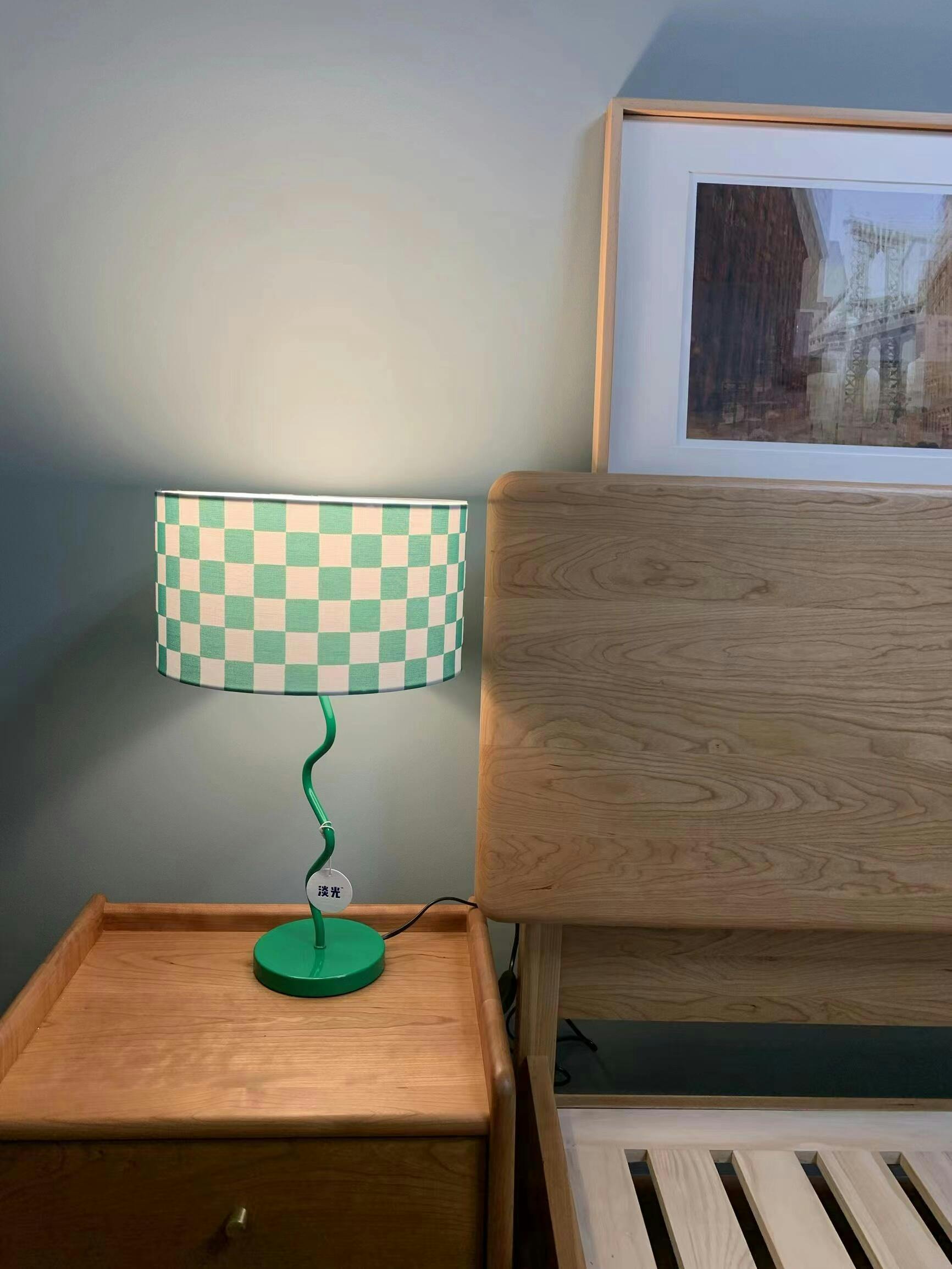 Green Grid Modern Table Lamp - Cueteks