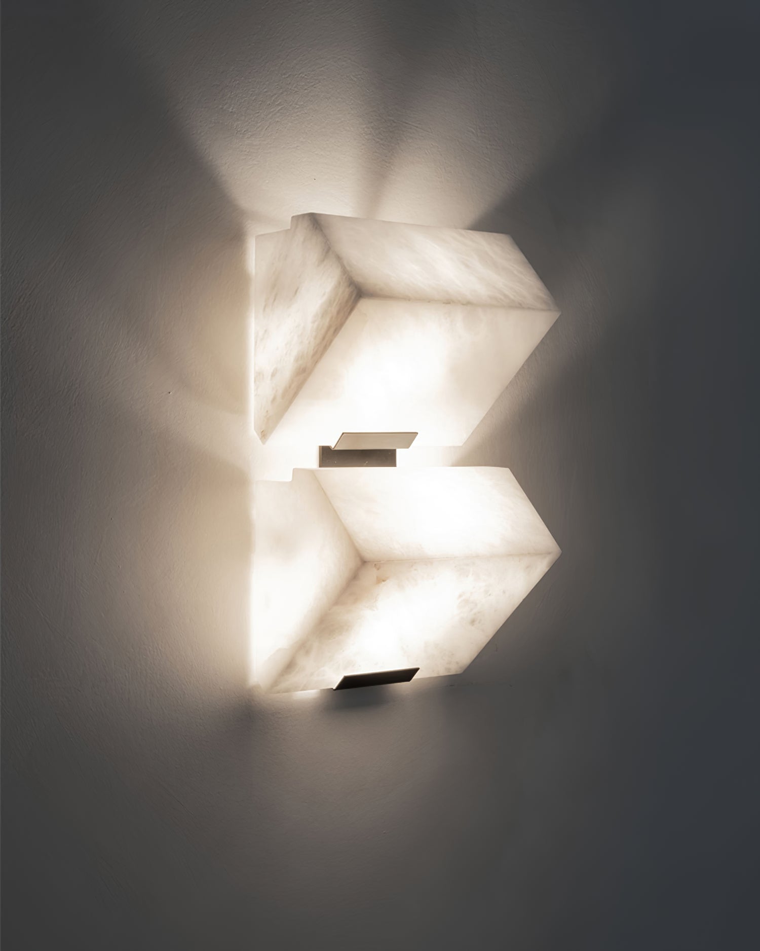 Elegant Alabaster Wall Light - Cueteks