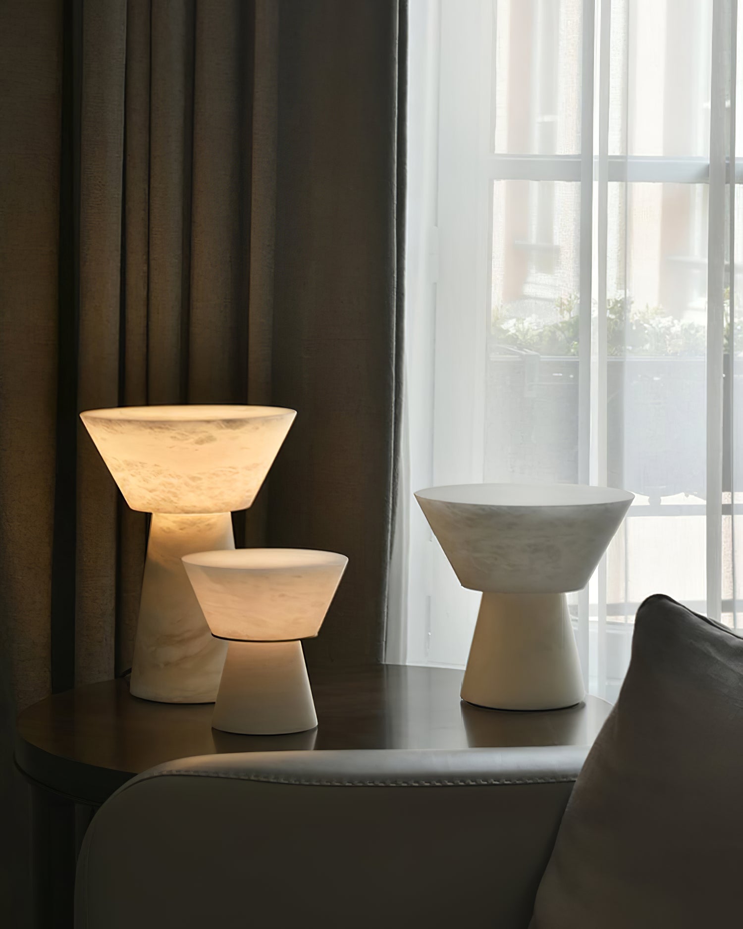 Conical Alabaster Table Lamp - Cueteks