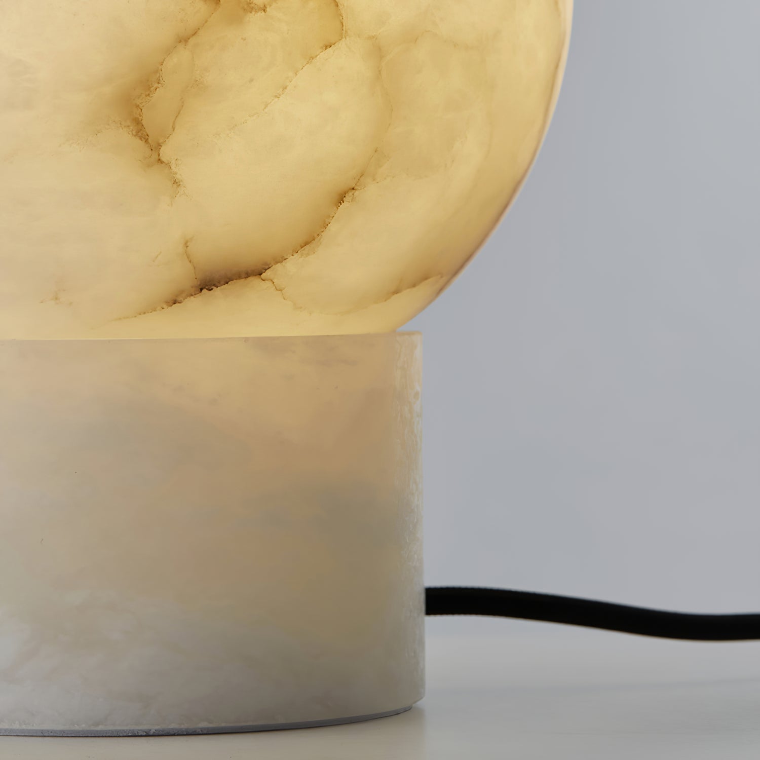 Globe Alabaster Table Lamp - Cueteks