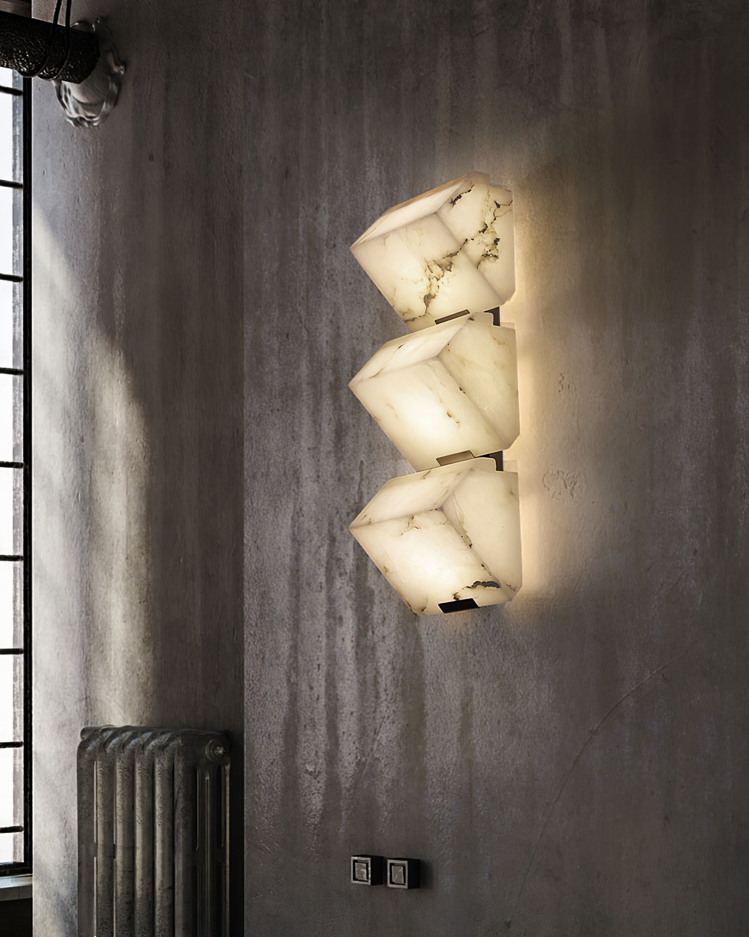 Elegant Alabaster Wall Light - Cueteks