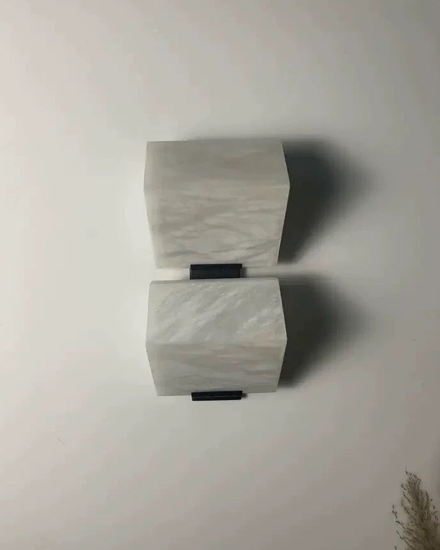 Elegant Alabaster Wall Light - Cueteks
