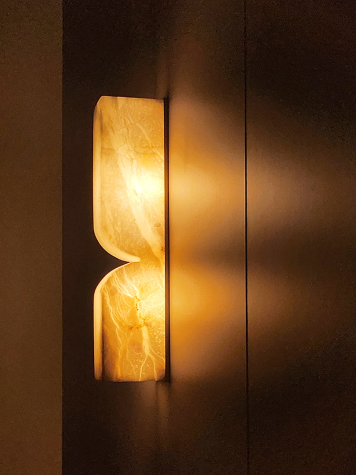 Double Curve Alabaster Wall Light - Cueteks