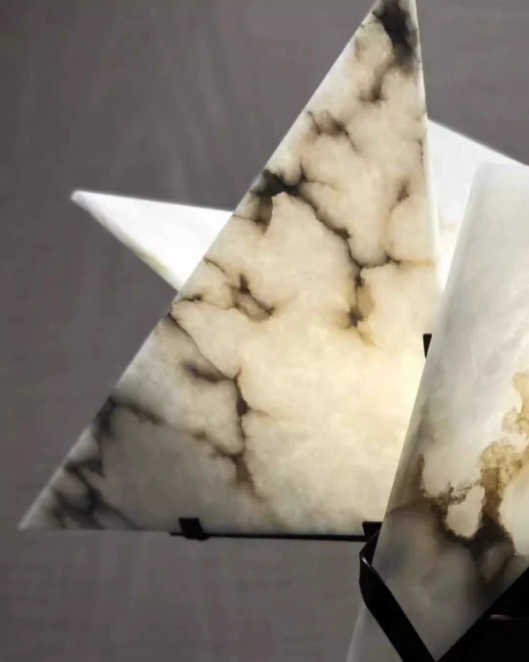 Abstract Black and Alabaster Floor Light - Cueteks
