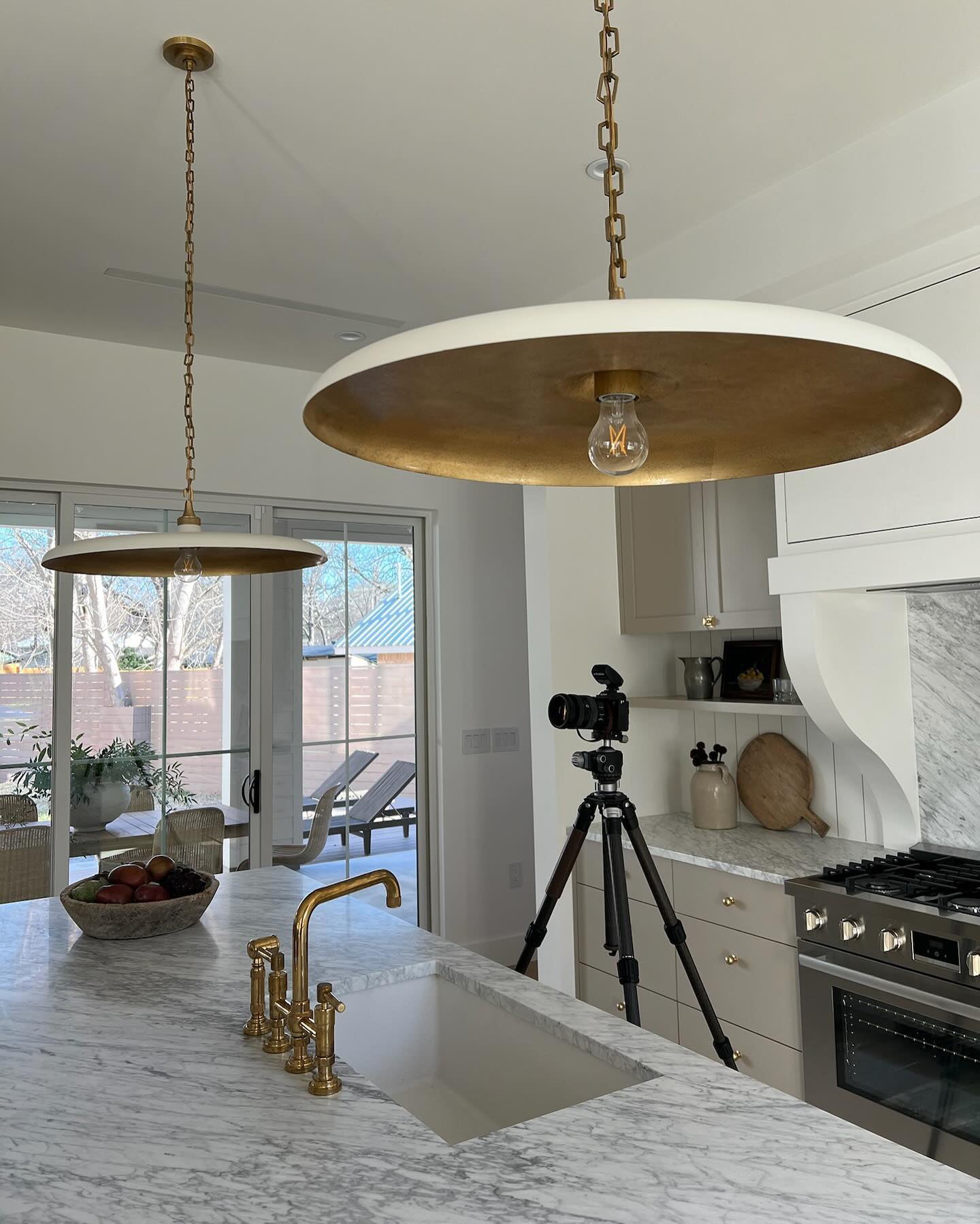Visual Comfort Piatto Pendant Lamp - Cueteks