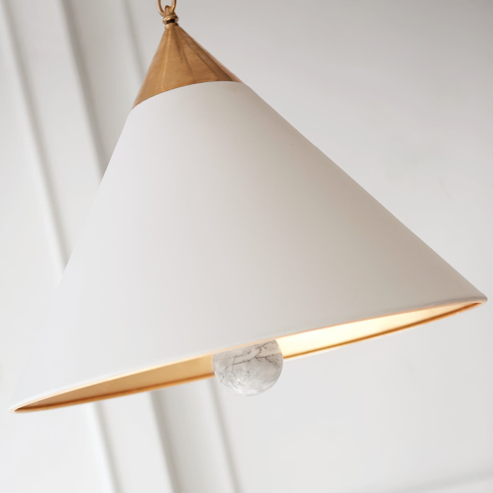 Minimalist Cone-Shaped Brass Pendant Lamp - Cueteks