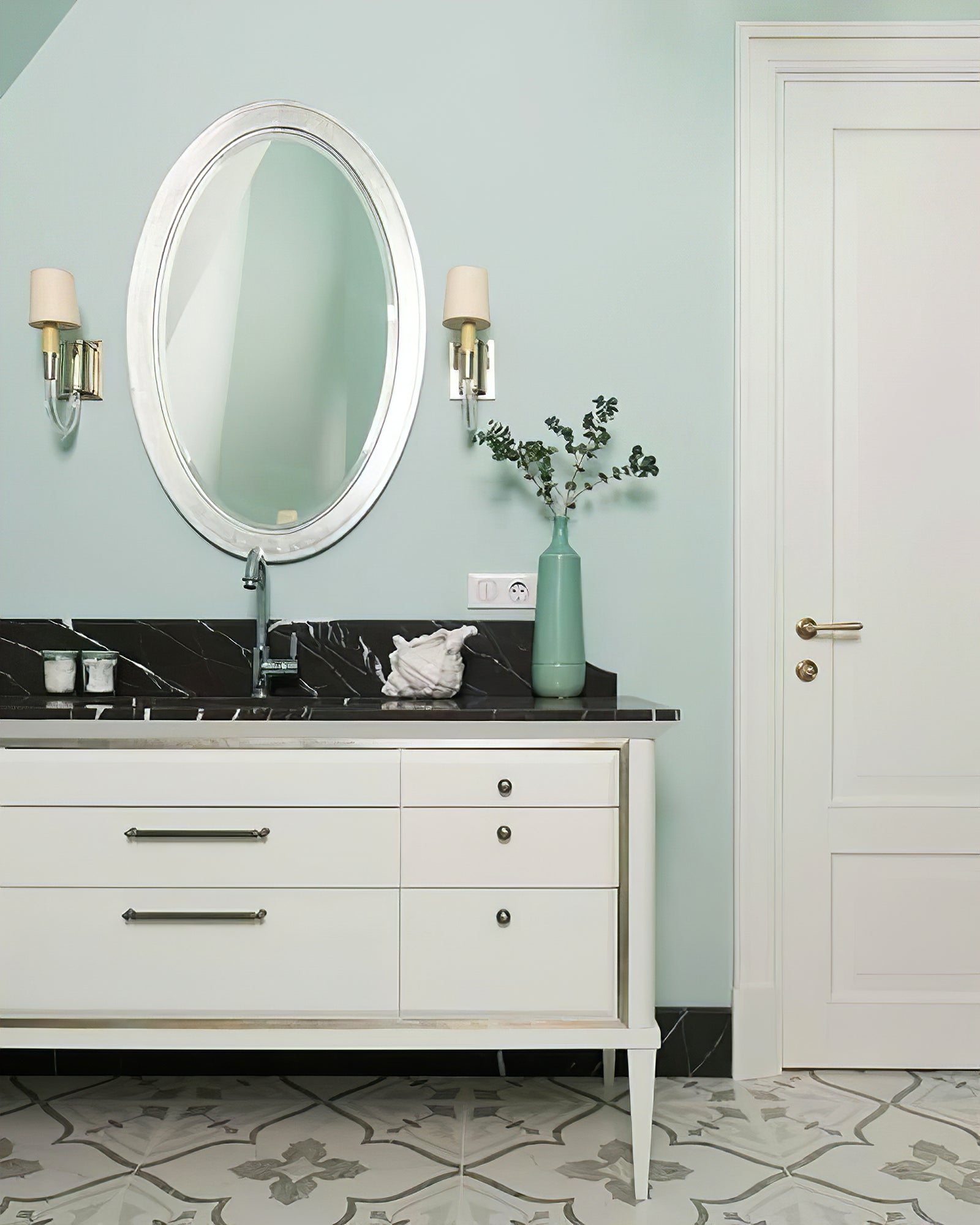 Vivian Single Wall Light - Cueteks