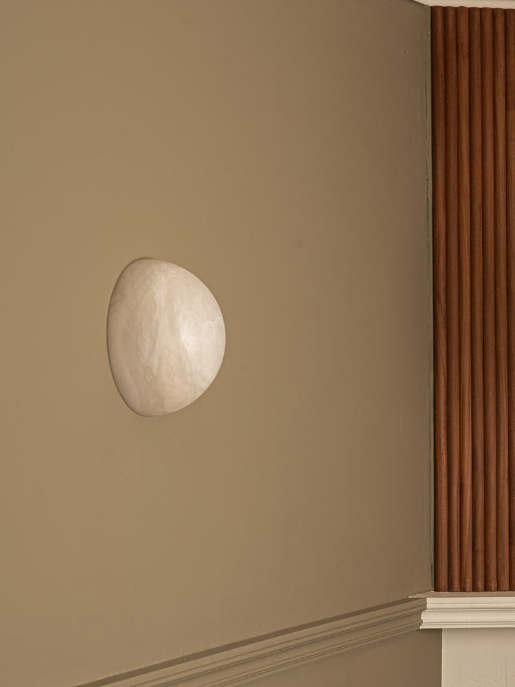 Pebble Alabaster Wall Lamp - Cueteks
