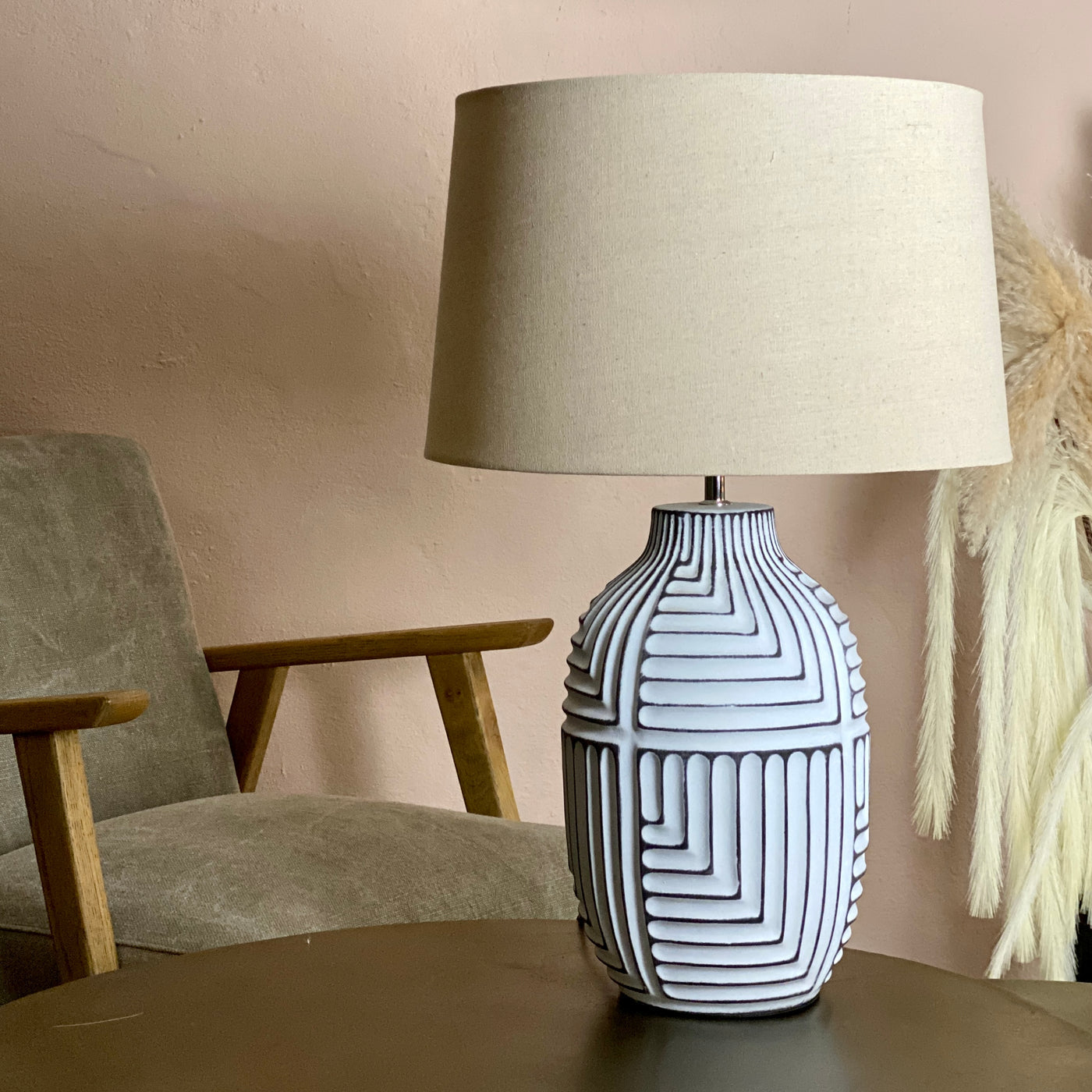 Retro rural woodcarving decorative fabric table lamp - Cueteks