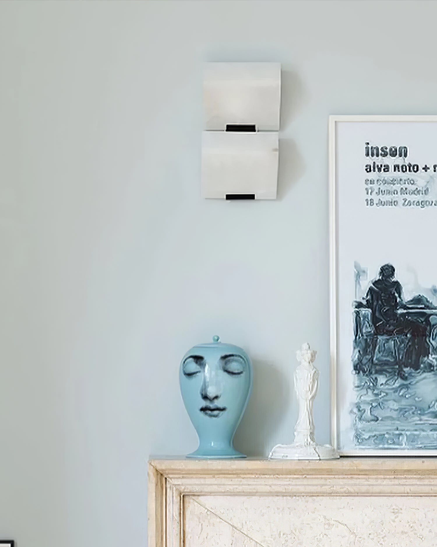 Elegant Alabaster Wall Light - Cueteks