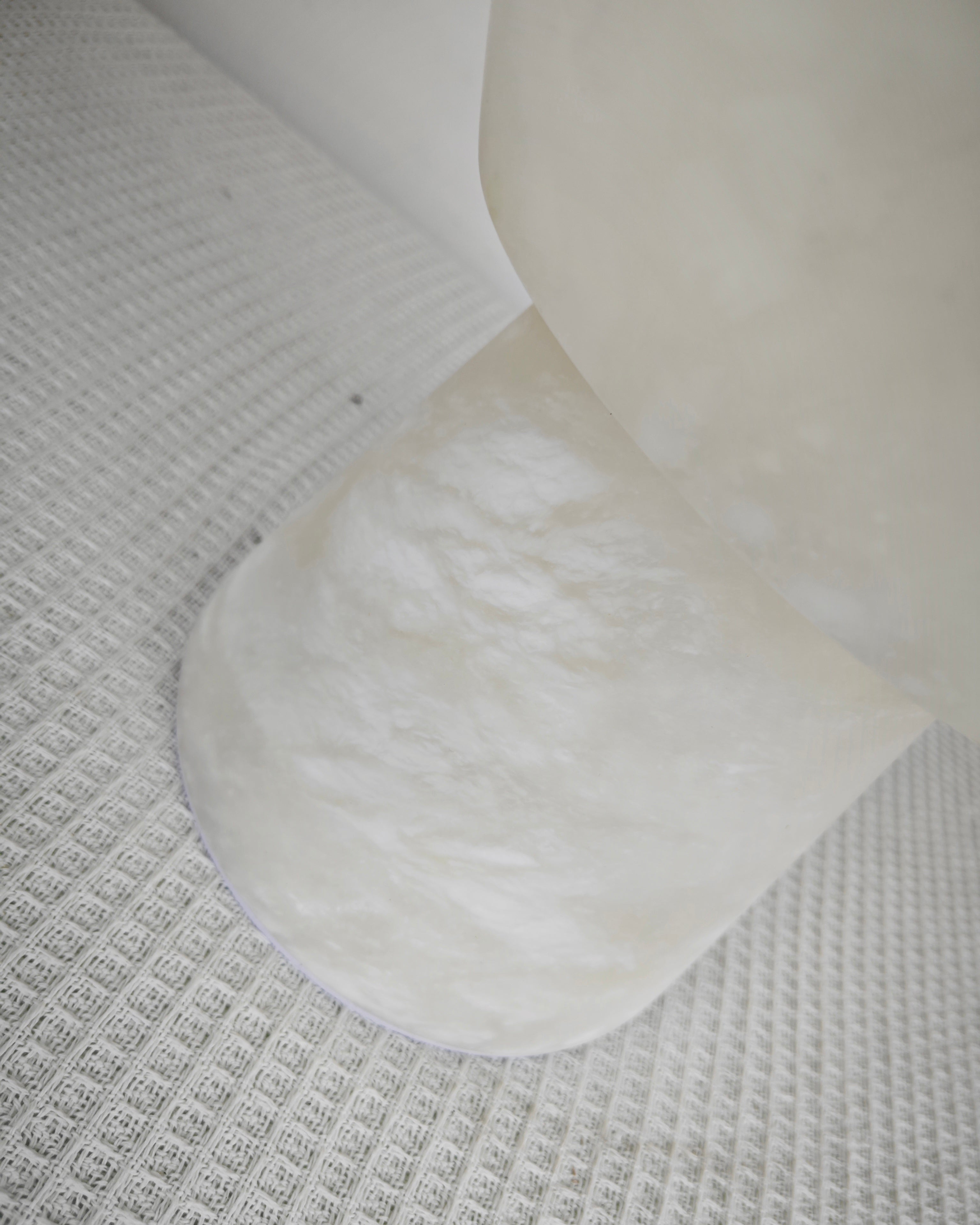 Conical Alabaster Table Lamp - Cueteks