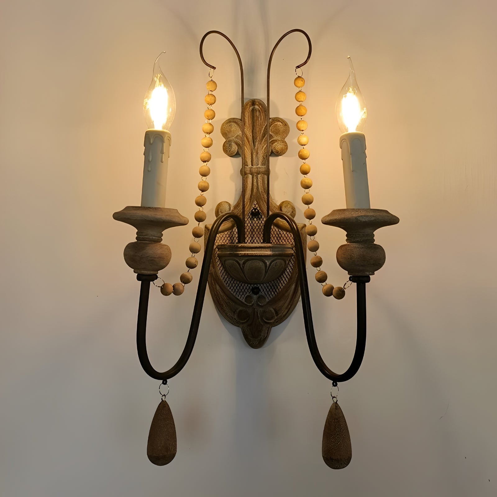 White Metal Wall Sconce with Wood Backplate and 2 Bulbs - Cueteks