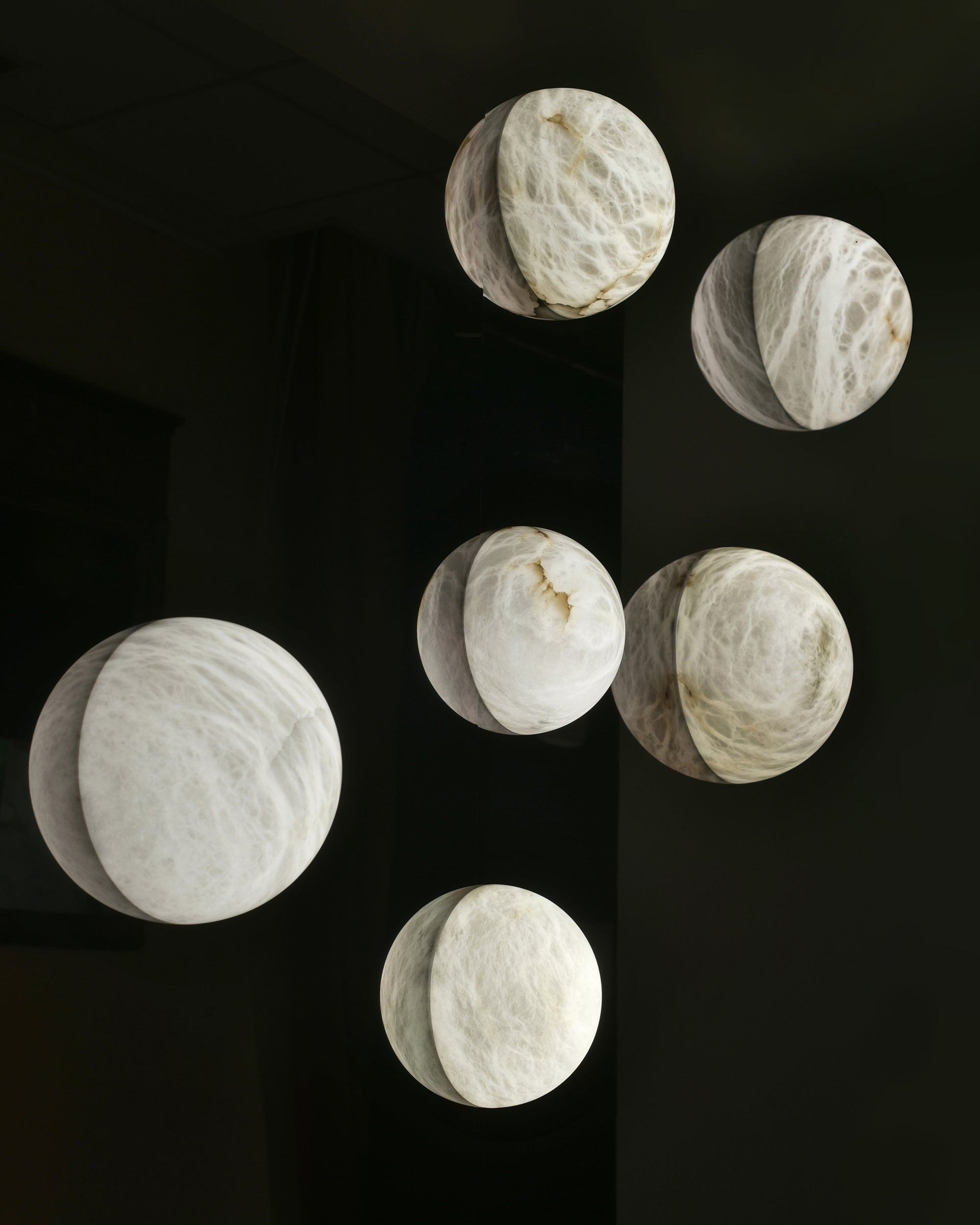 Pebble Alabaster Wall Lamp - Cueteks