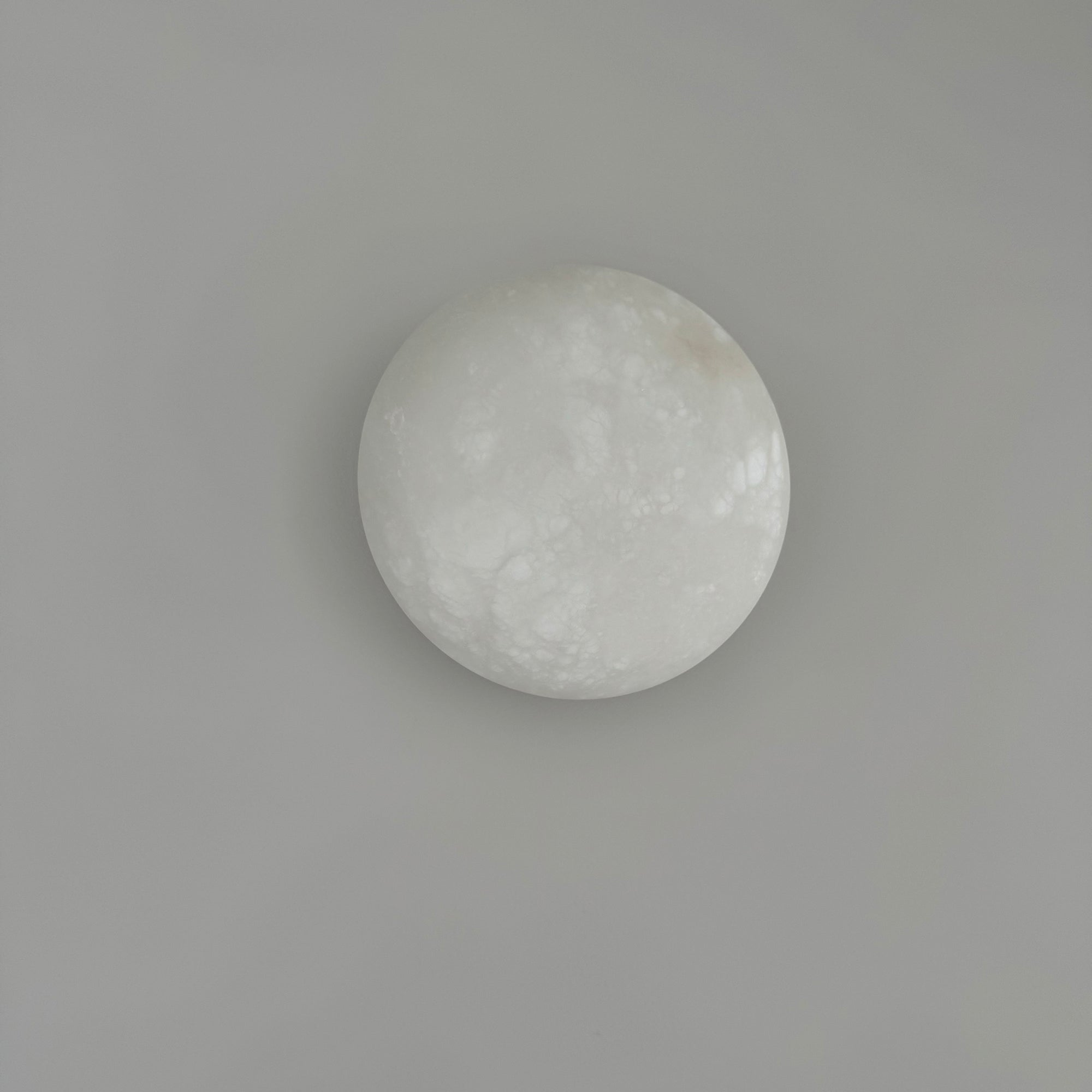 Lunar Glow Alabaster Wall Light - Cueteks