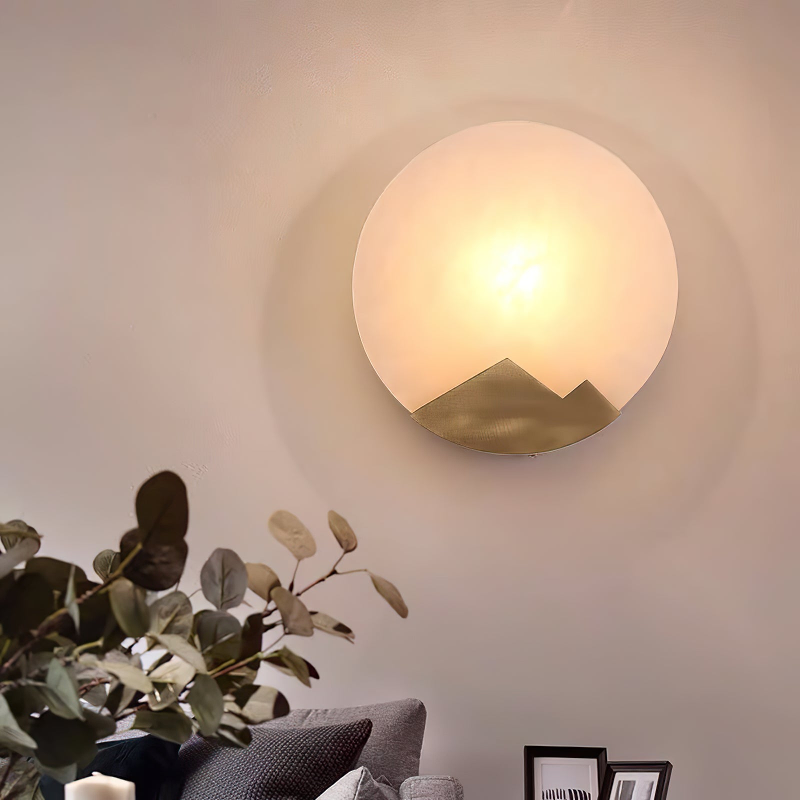 Brass and Alabaster Round Wall Light - Cueteks
