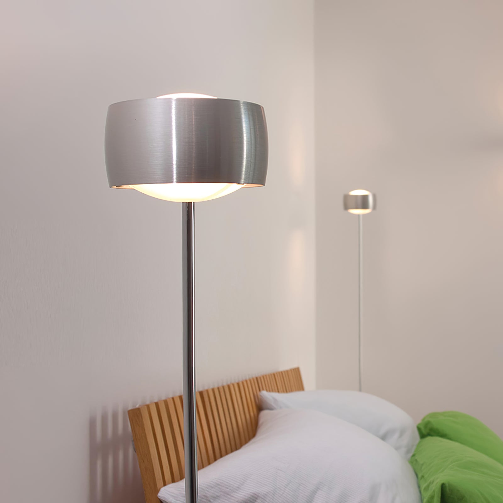 Elegant Thin Pole Floor Lamp - Cueteks