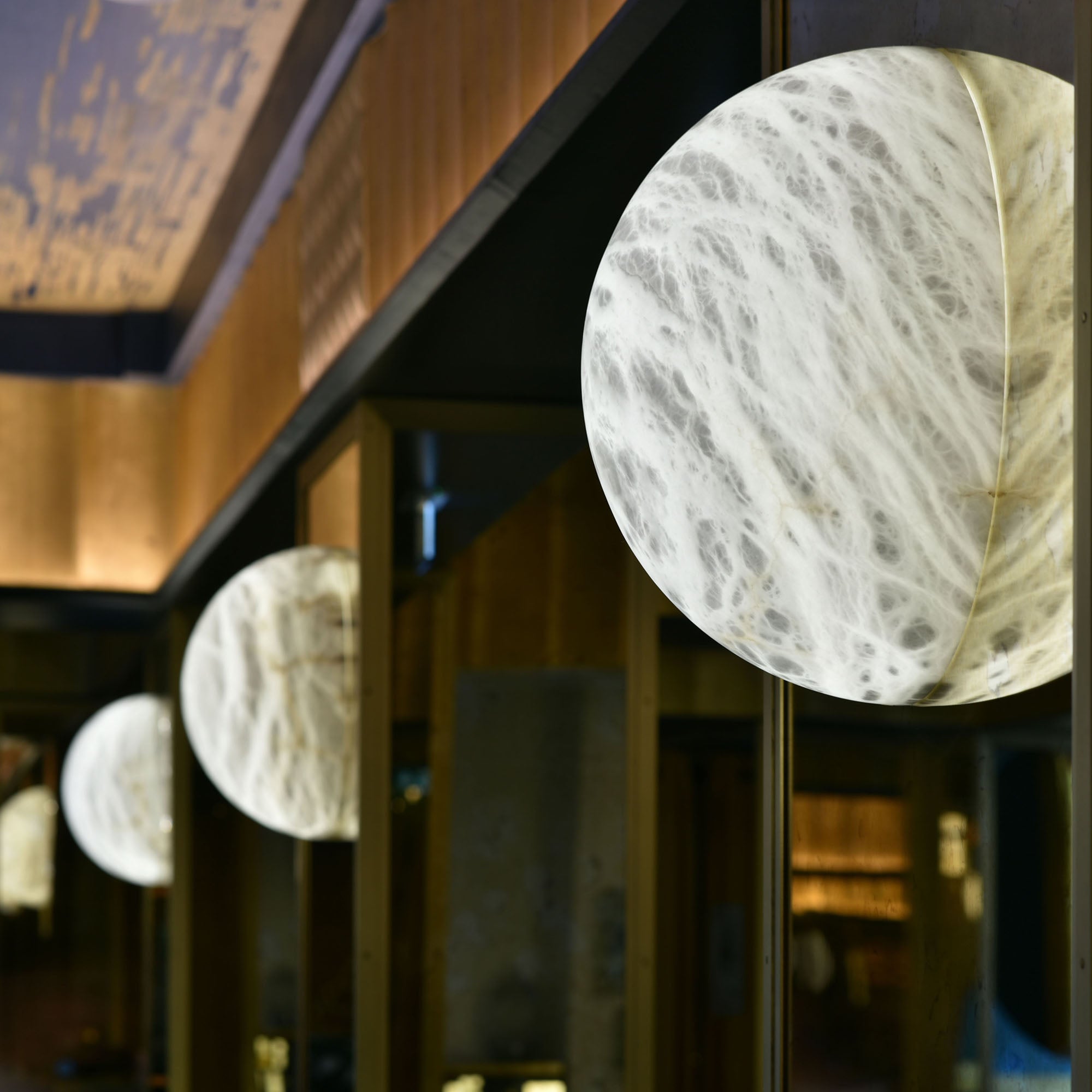 Pebble Alabaster Wall Lamp - Cueteks