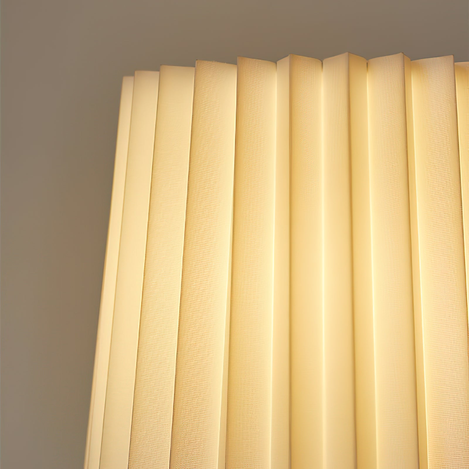 Amber Glow Pleated Shade Table Lamp - Cueteks
