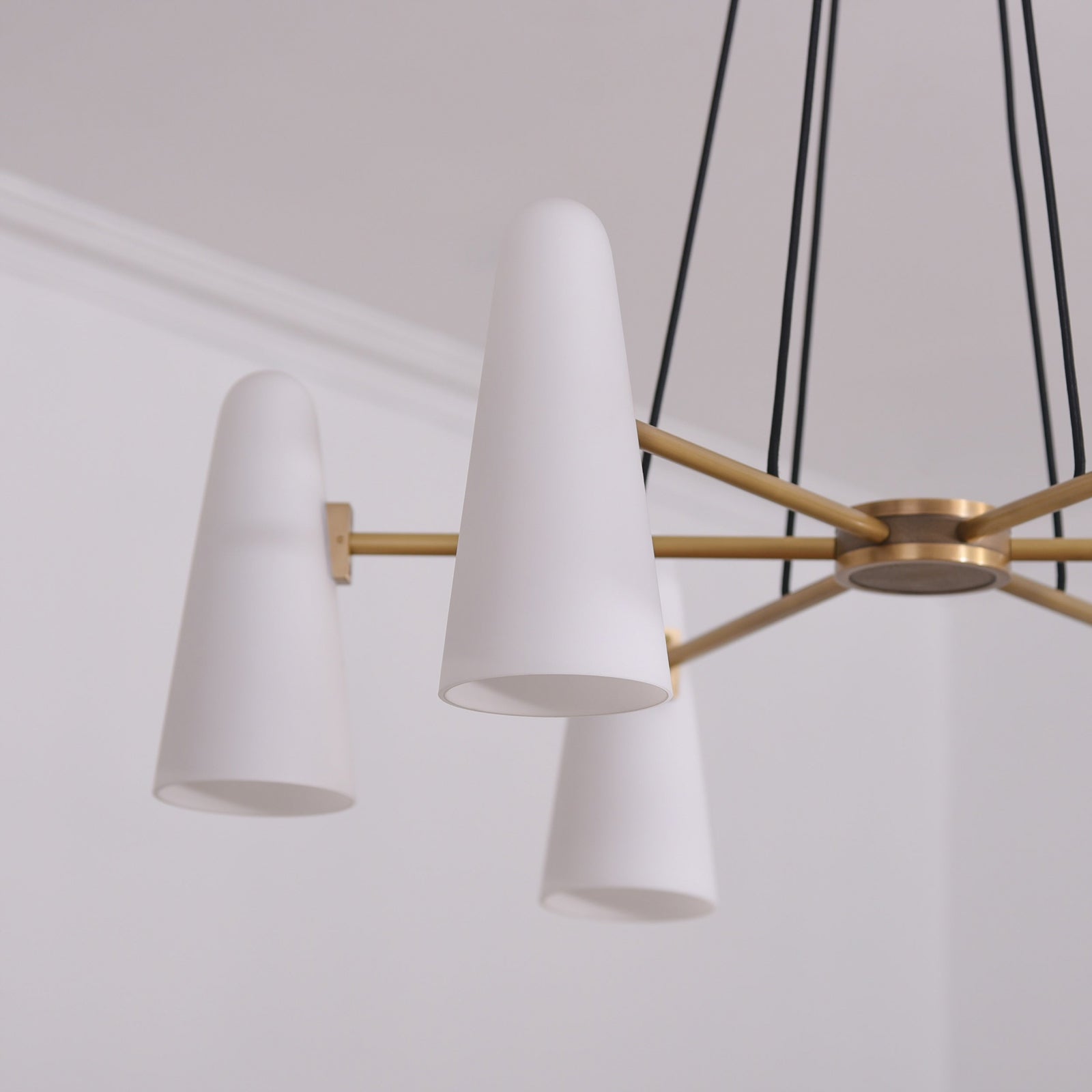 Montfaucon Round Chandelier - Cueteks