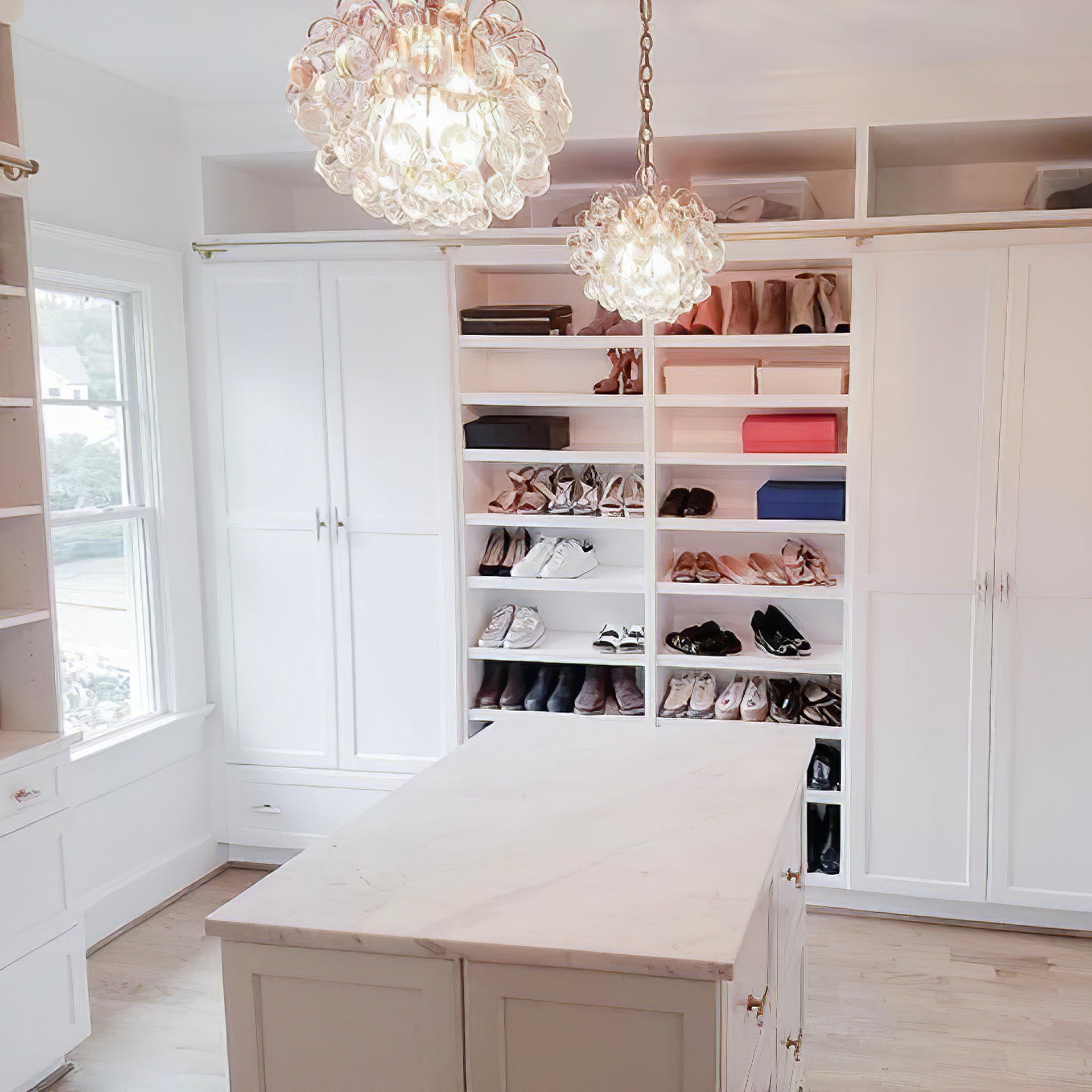 Bellvale Small Glass Chandelier - Cueteks