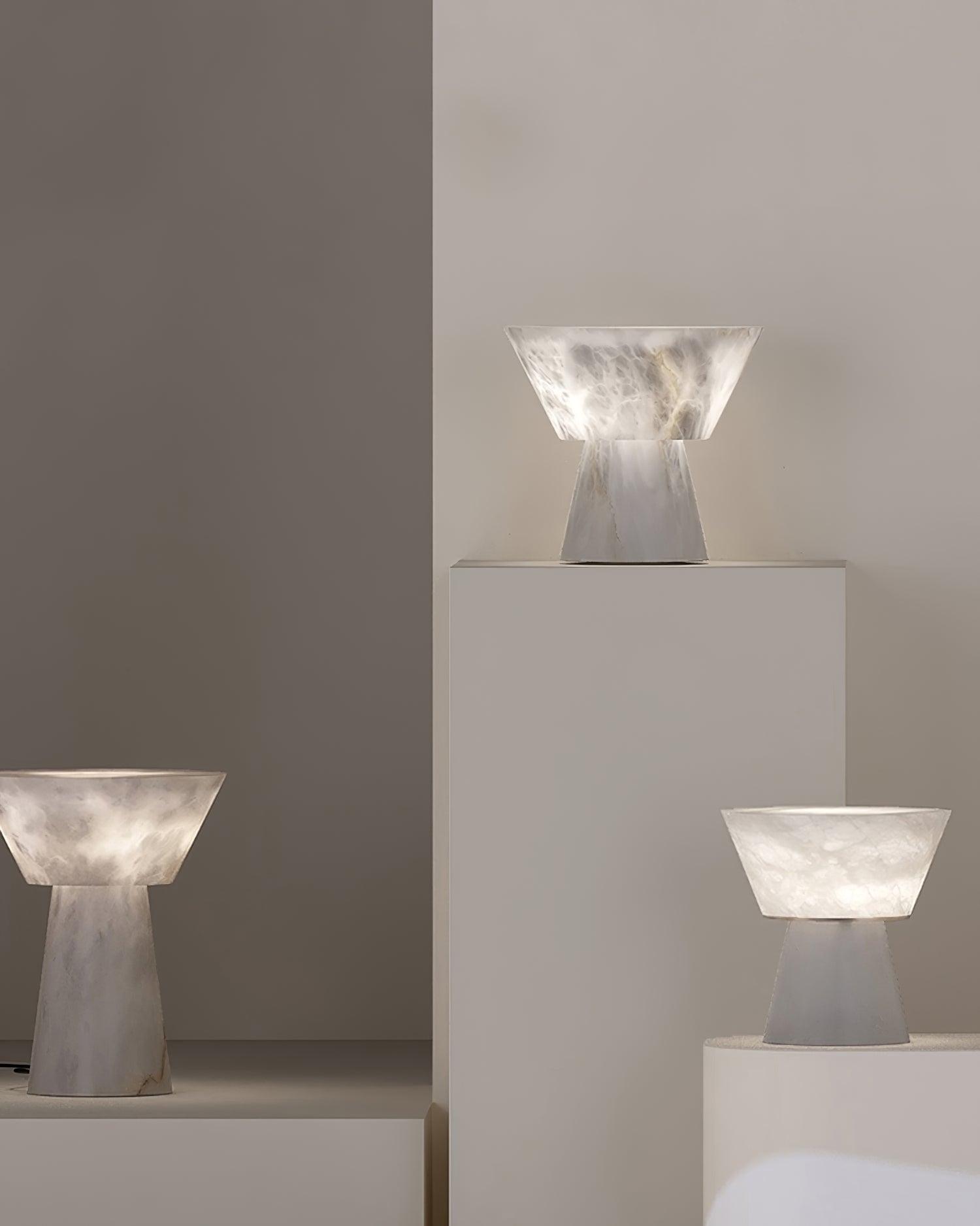 Conical Alabaster Table Lamp - Cueteks